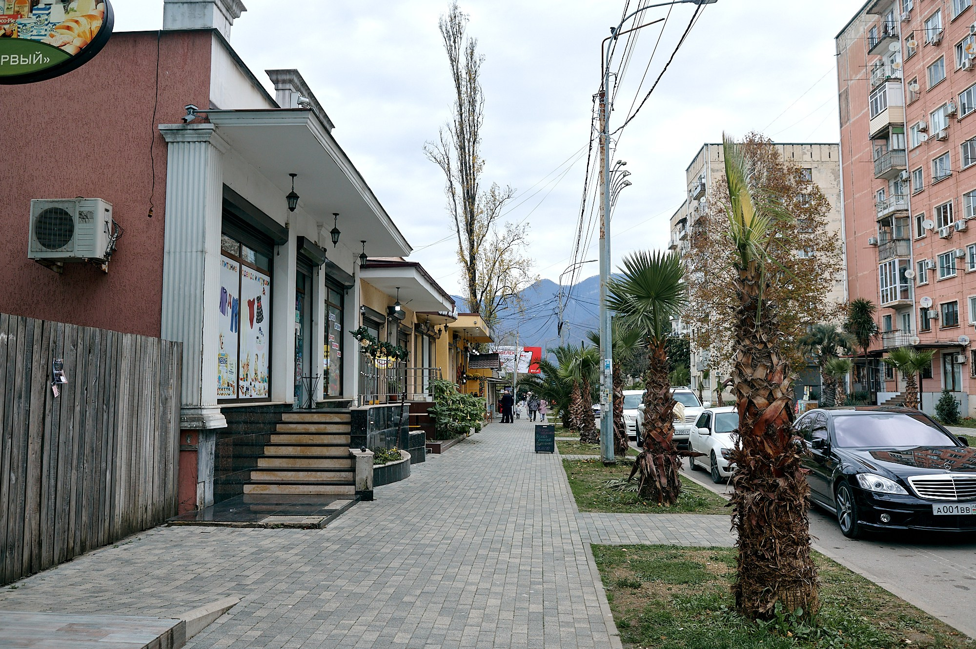 Гагра, Абхазия. Декабрь 2024. Фотографии отовсюду и обо всем