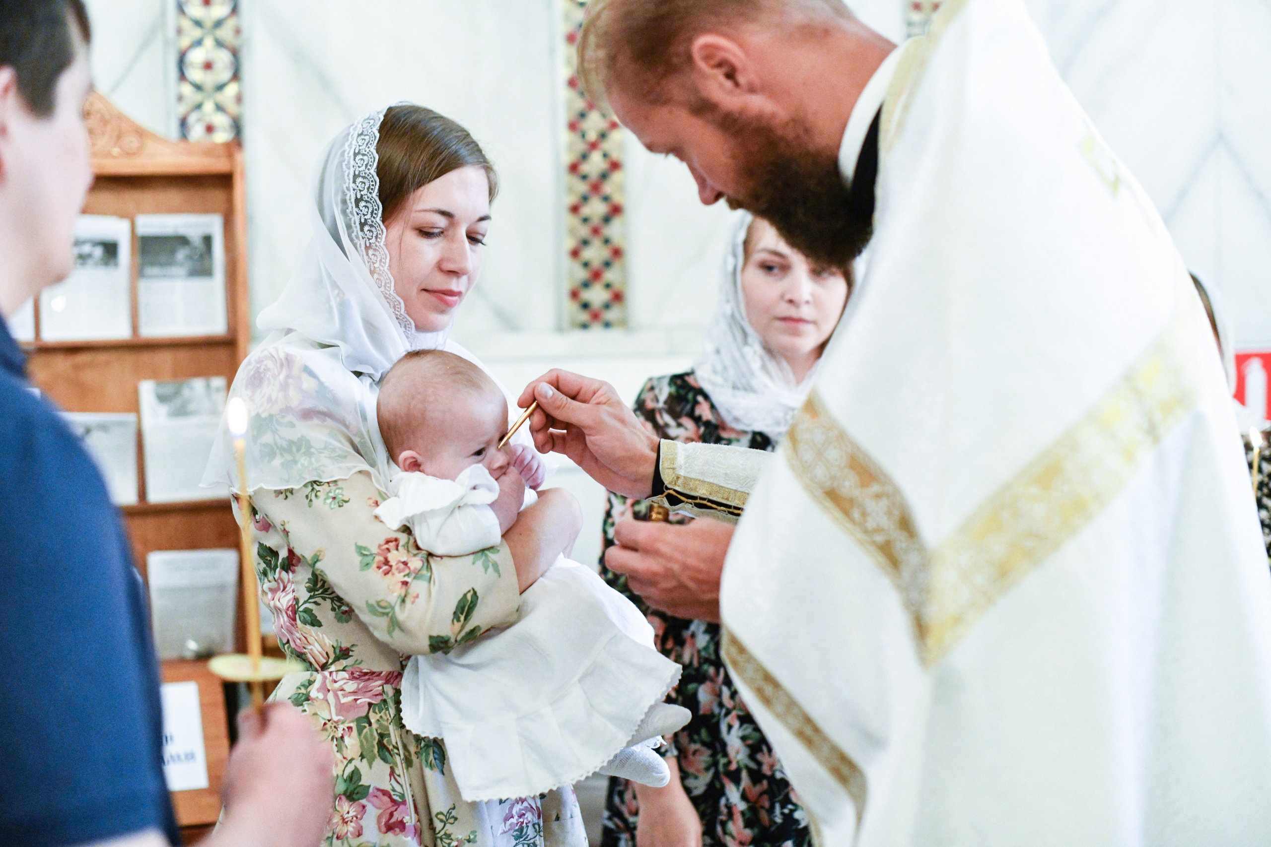 Крещение Марии. Церковь Покрова Пресвятой Богородицы в Ясенево. Свадебный и портретный фотограф в Москве Галина Борисова