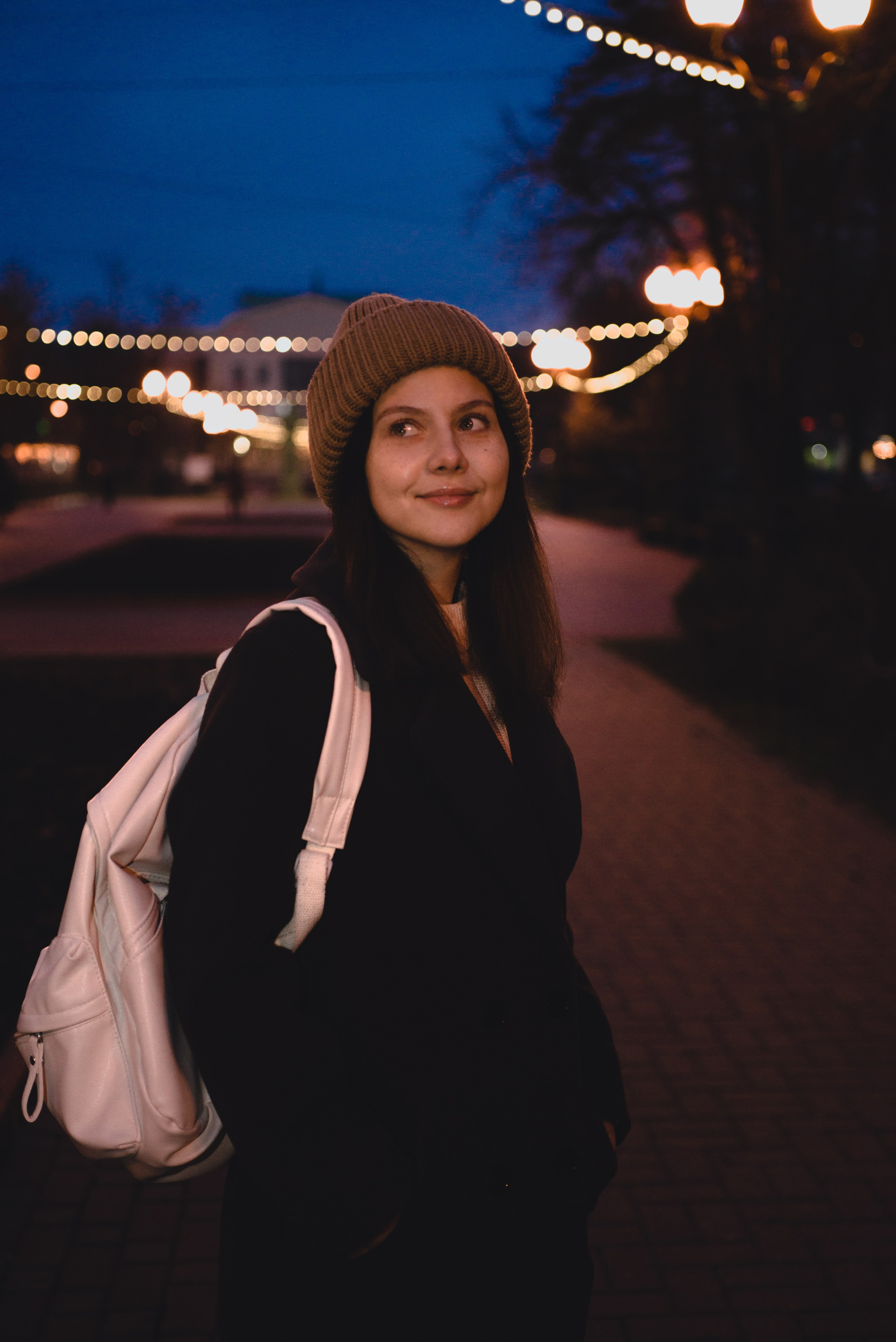 Софи. Огни вечернего города. Фотограф Людмила Белова