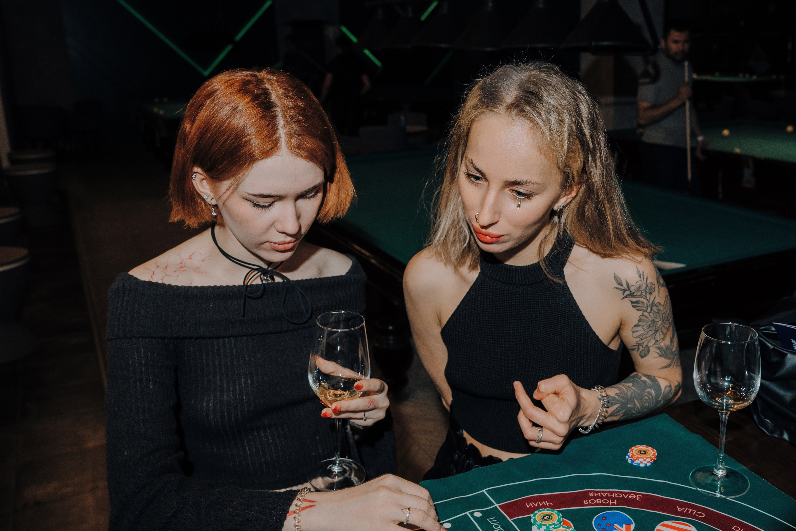 20 ЛЕТ МЕГАПОЛИС ЧЕЛЯБИНСК ХЕДЛАЙНЕР ЕЛКА. Репортажный фотограф Зуев Роман г. Челябинск