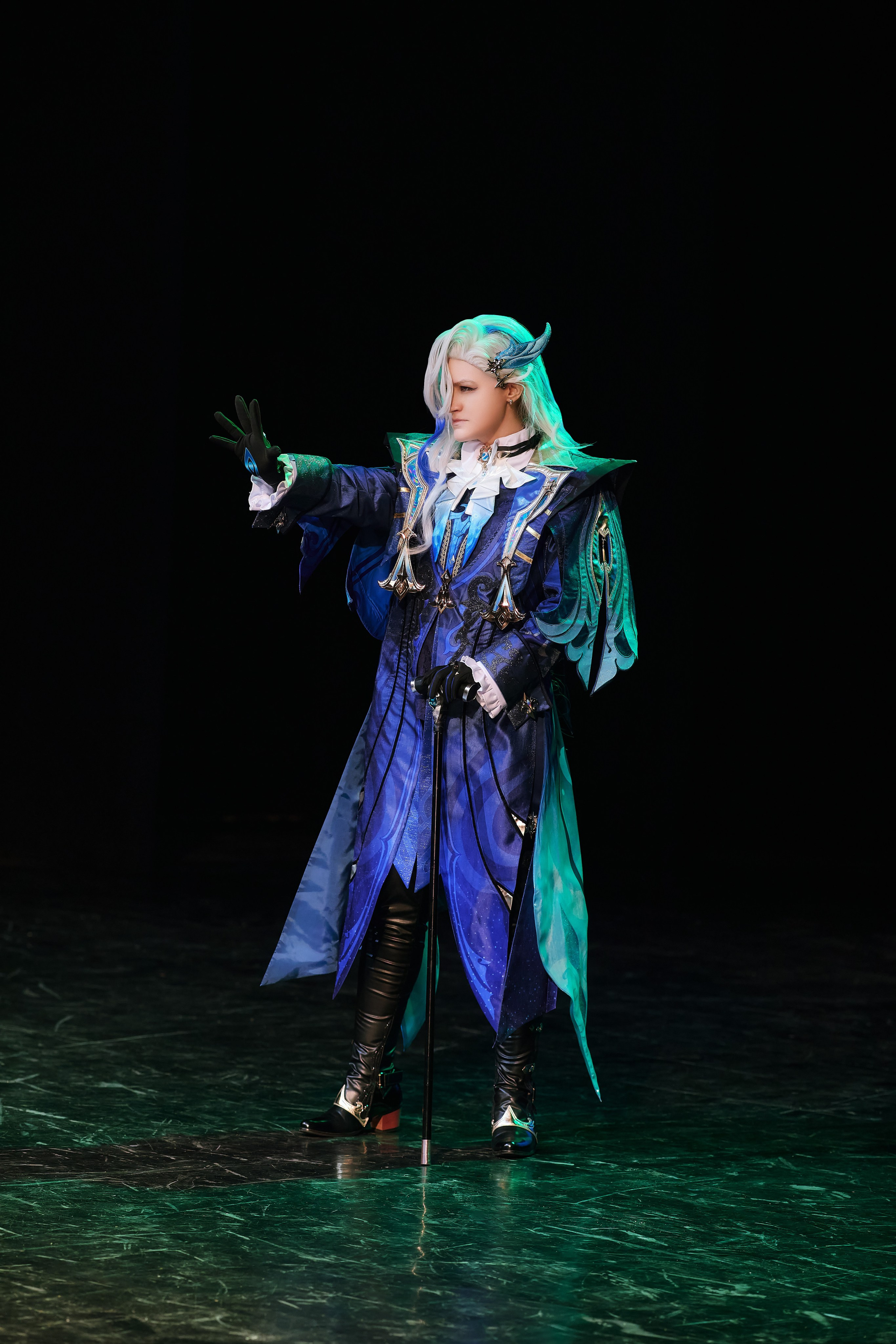 Нёвиллет - гидро дракон (юдекс) из Фонтейна. Косплей фотосессия во Владивостоке от репортажного косплей фотографа Олега Мороза