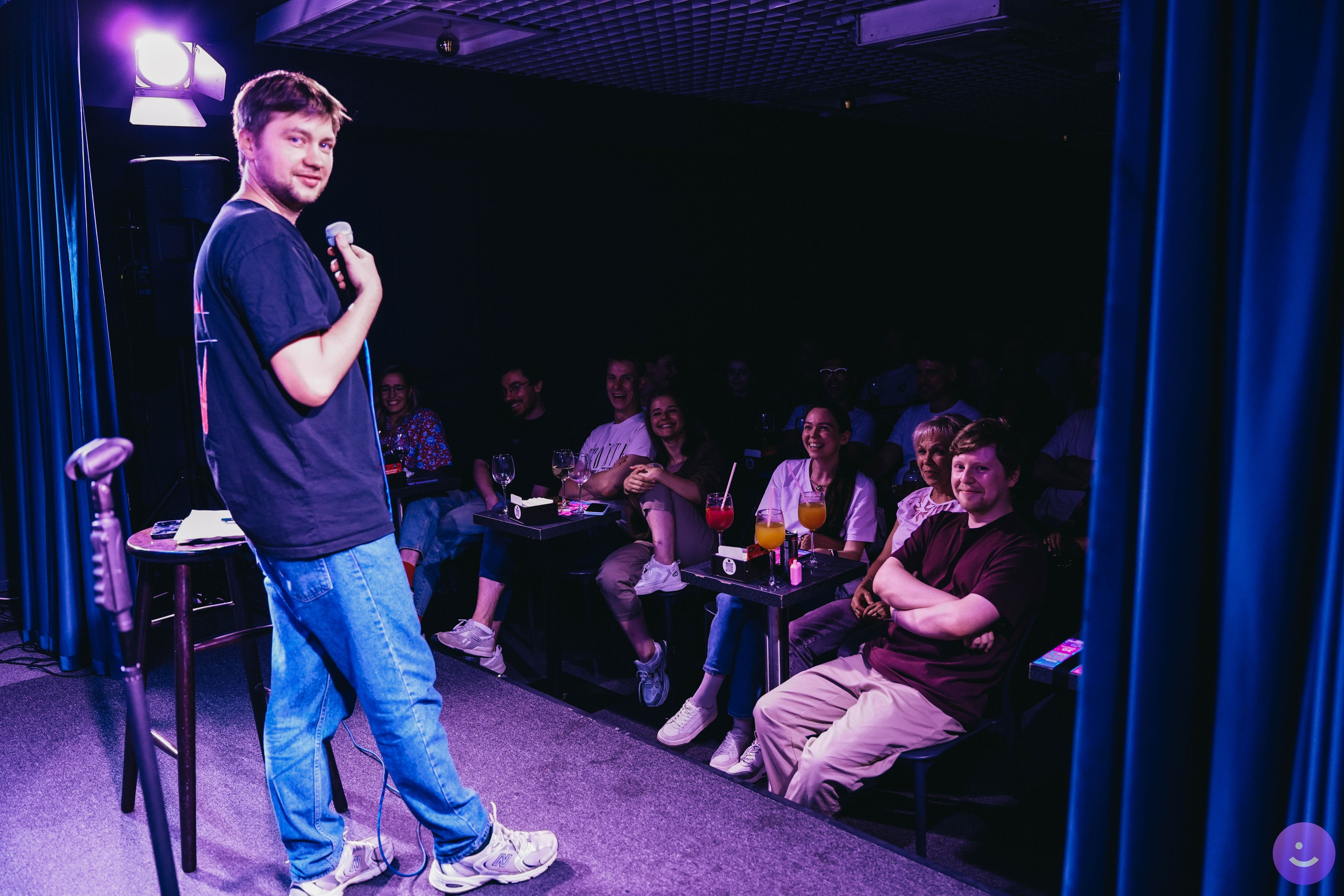 Комедийный жанр