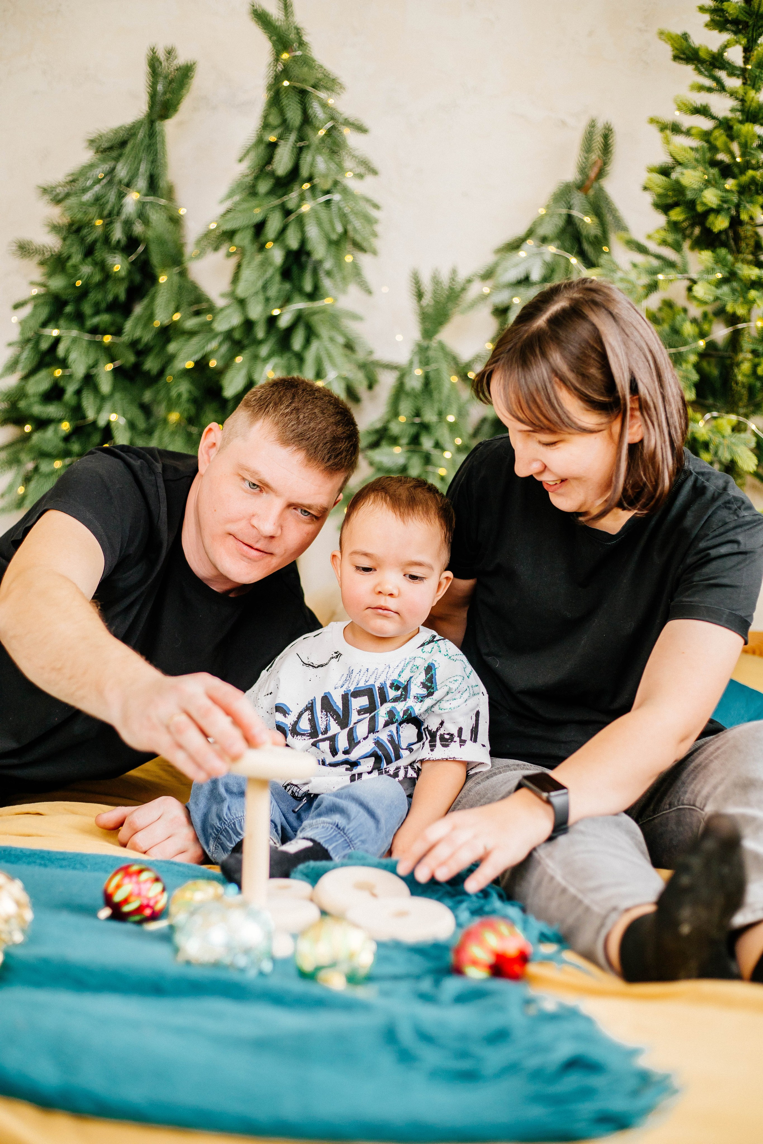 Лев с семьей. Рыжова Тамара