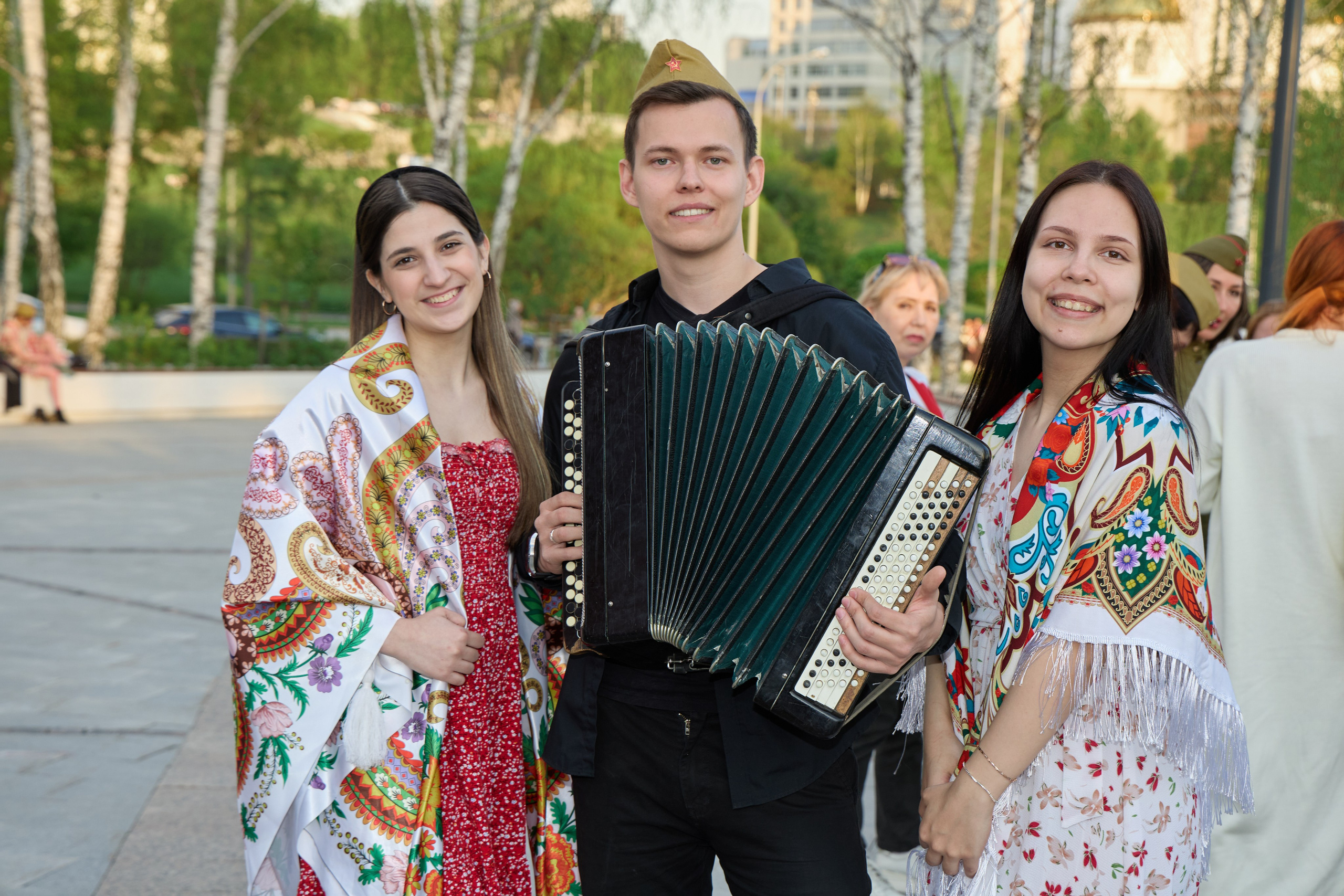 Катюши поют в Екатеринбурге. Главная