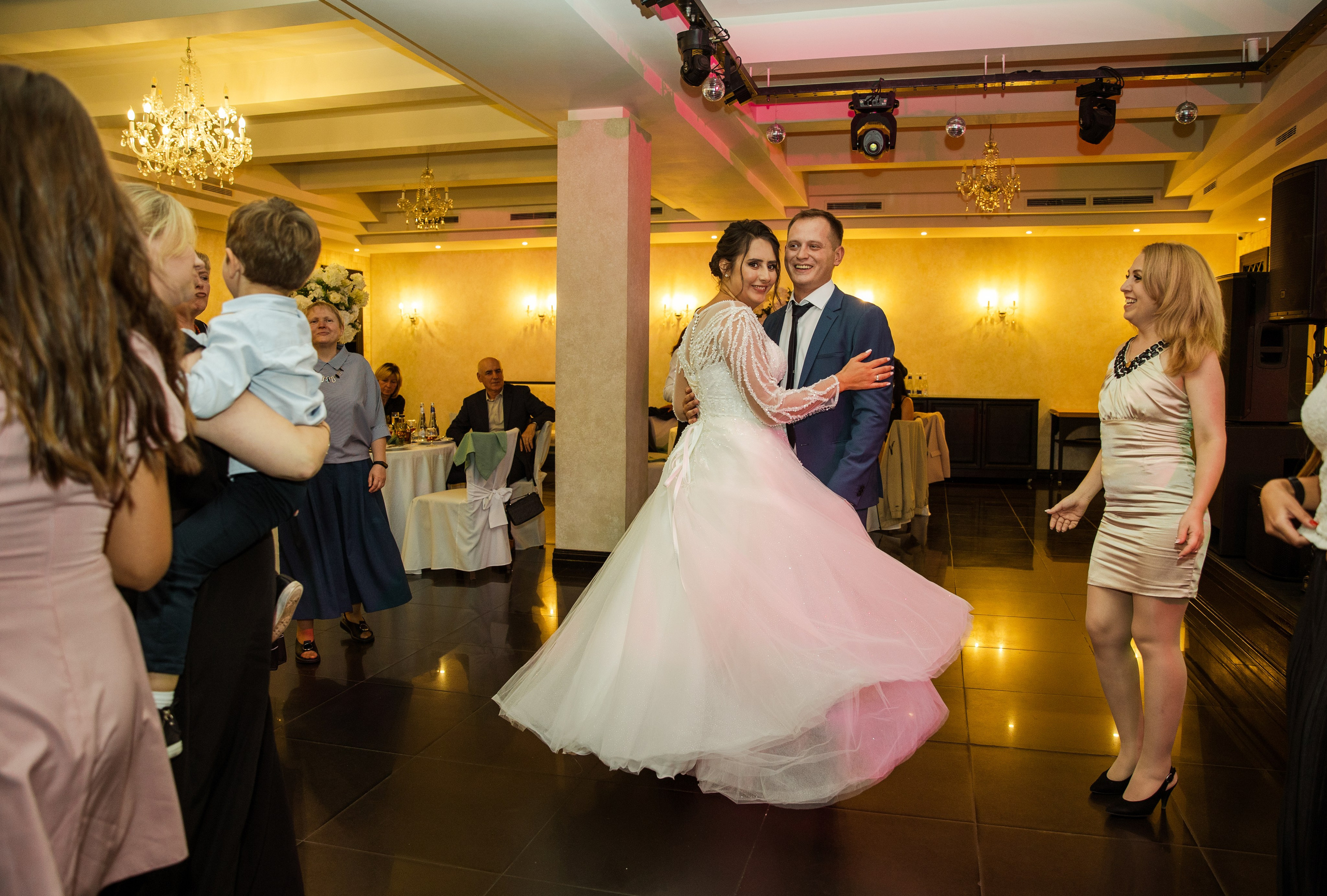 Ира и Максим. Ведущий на свадьбу в Москве Зубков Алексей