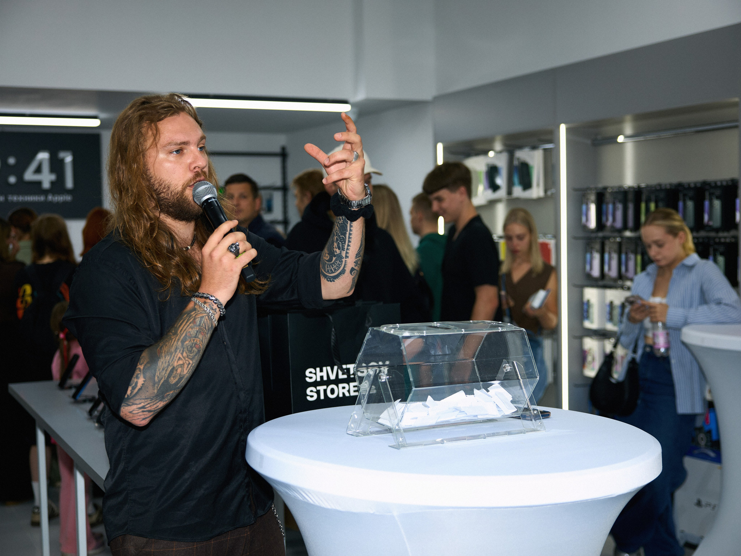 Открытие магазина техники 9:41. Фотограф Света Рыбакова