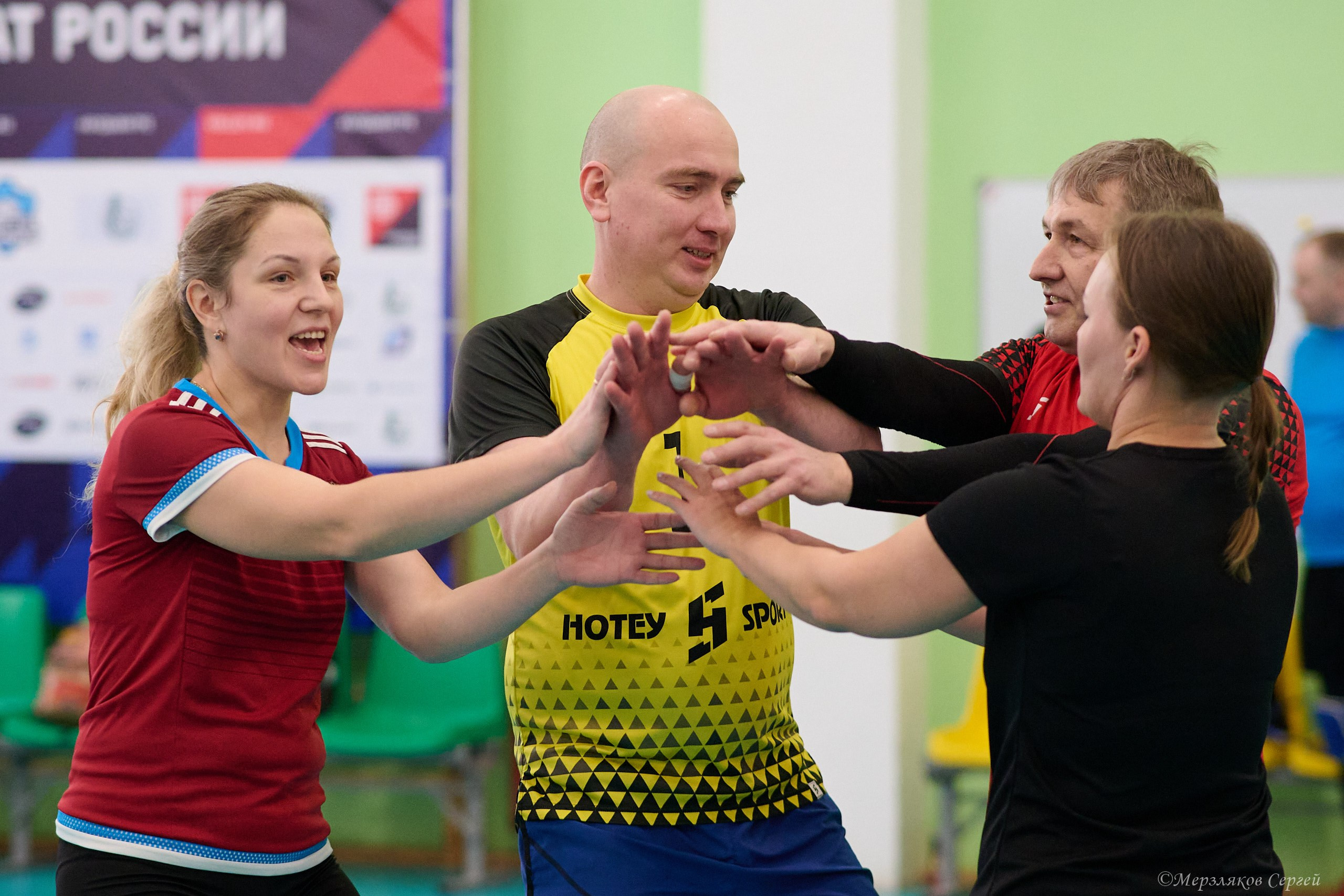 Новогодний волейбольный турнир. Ижевск. 16.12.23. Спортивный репортажный фотограф в Ижевске Сергей Мерзляков