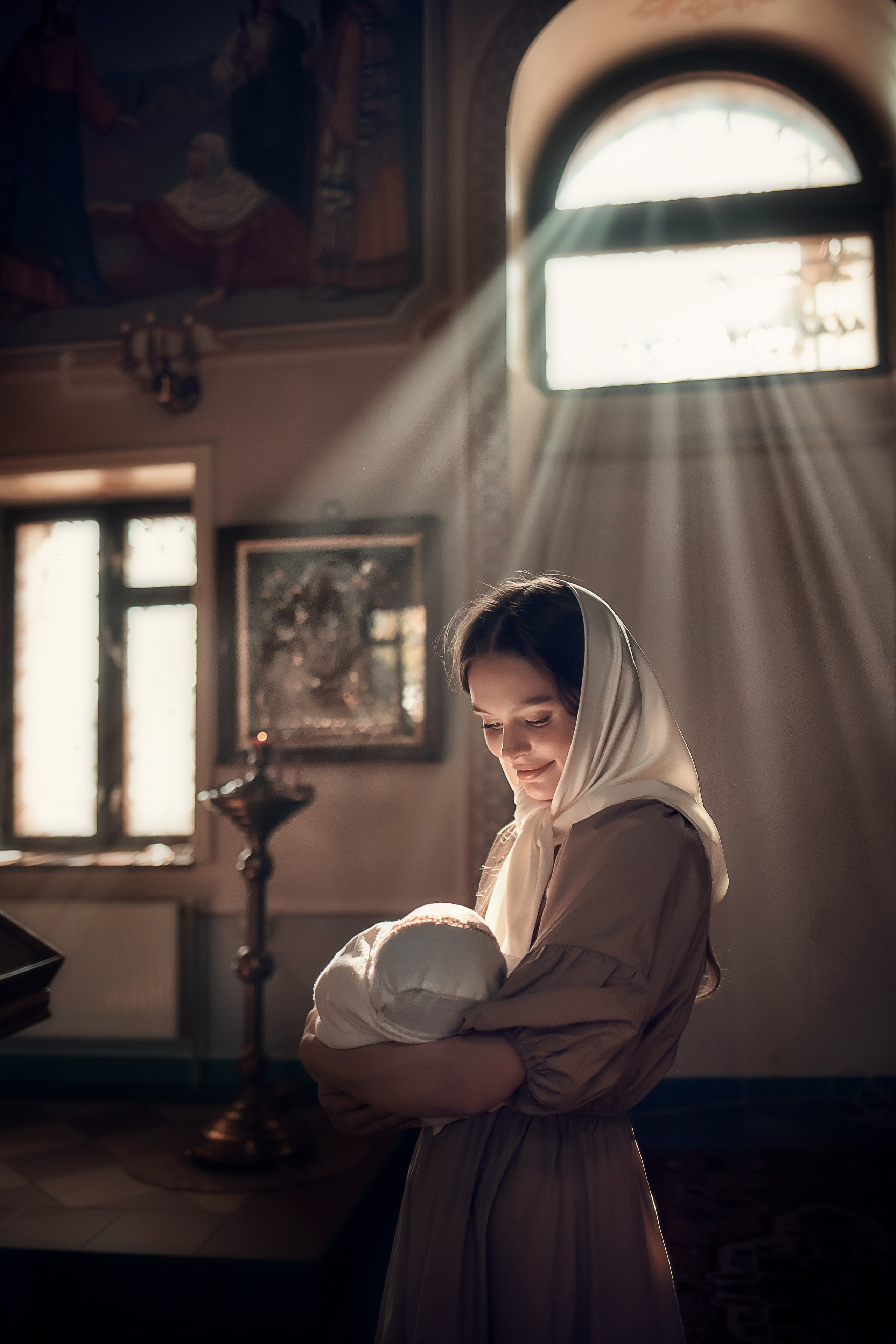 Фотосессия крещения в лучах