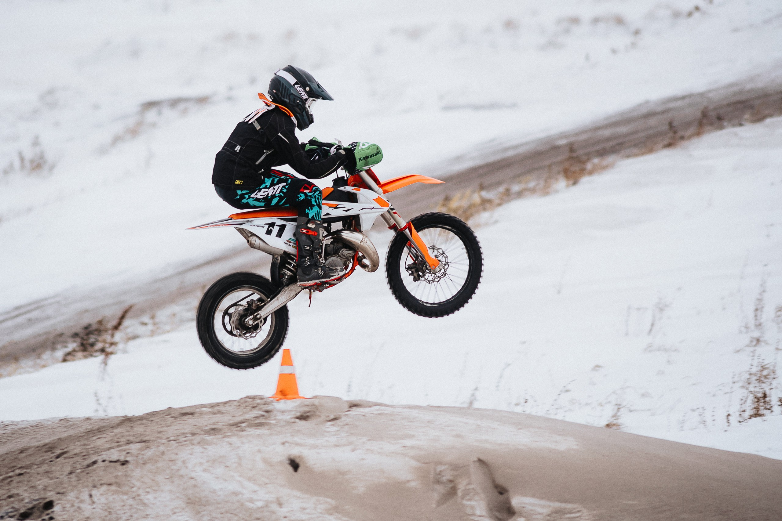 29.12.2024 — Праздничная тренировка на мотоциклетной трассе Люскус. Репортажный фотограф в Кемерово