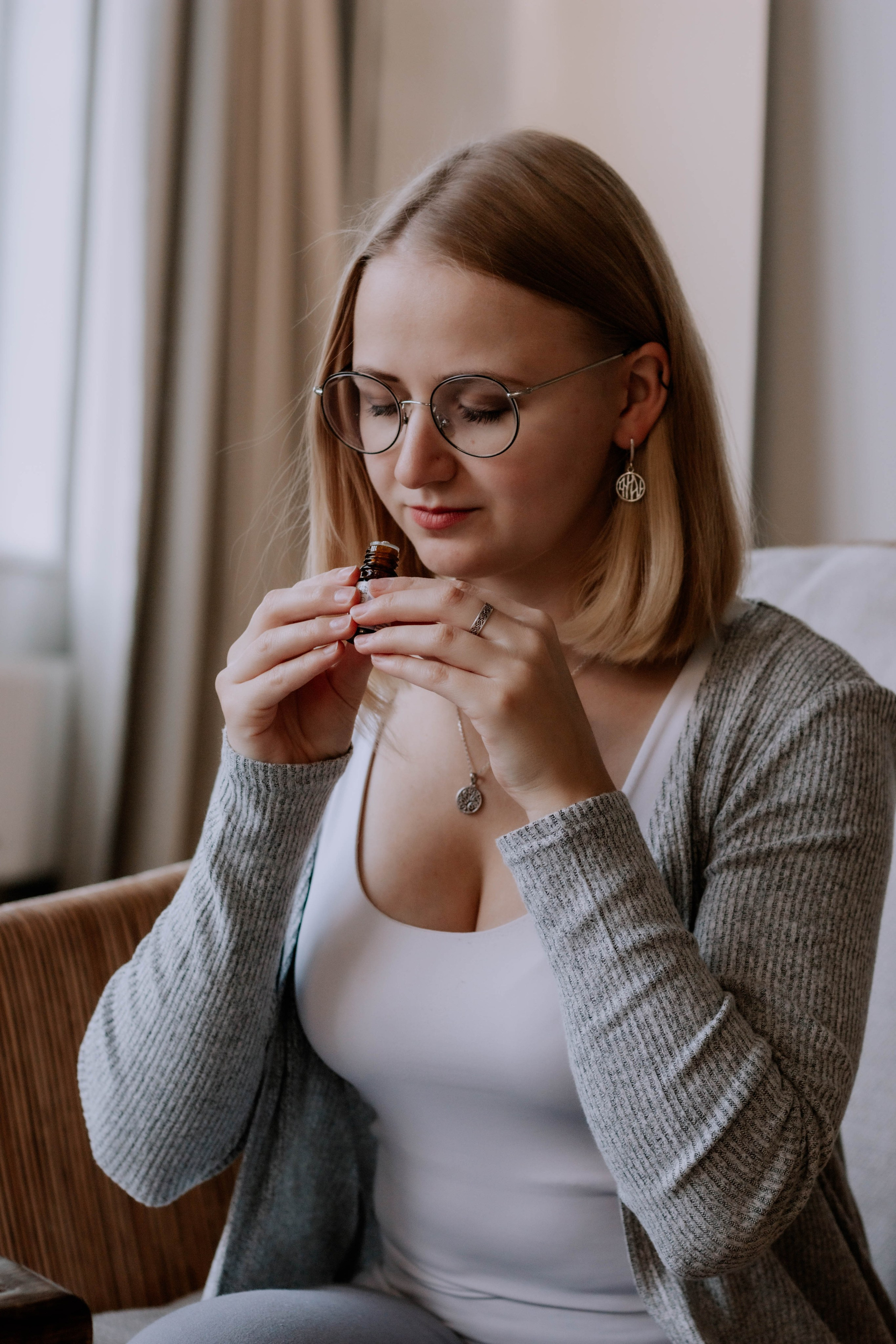 Алиса — Ароматерапевт. Бережно сохраняю ваши чувства и истории на своих фотографиях