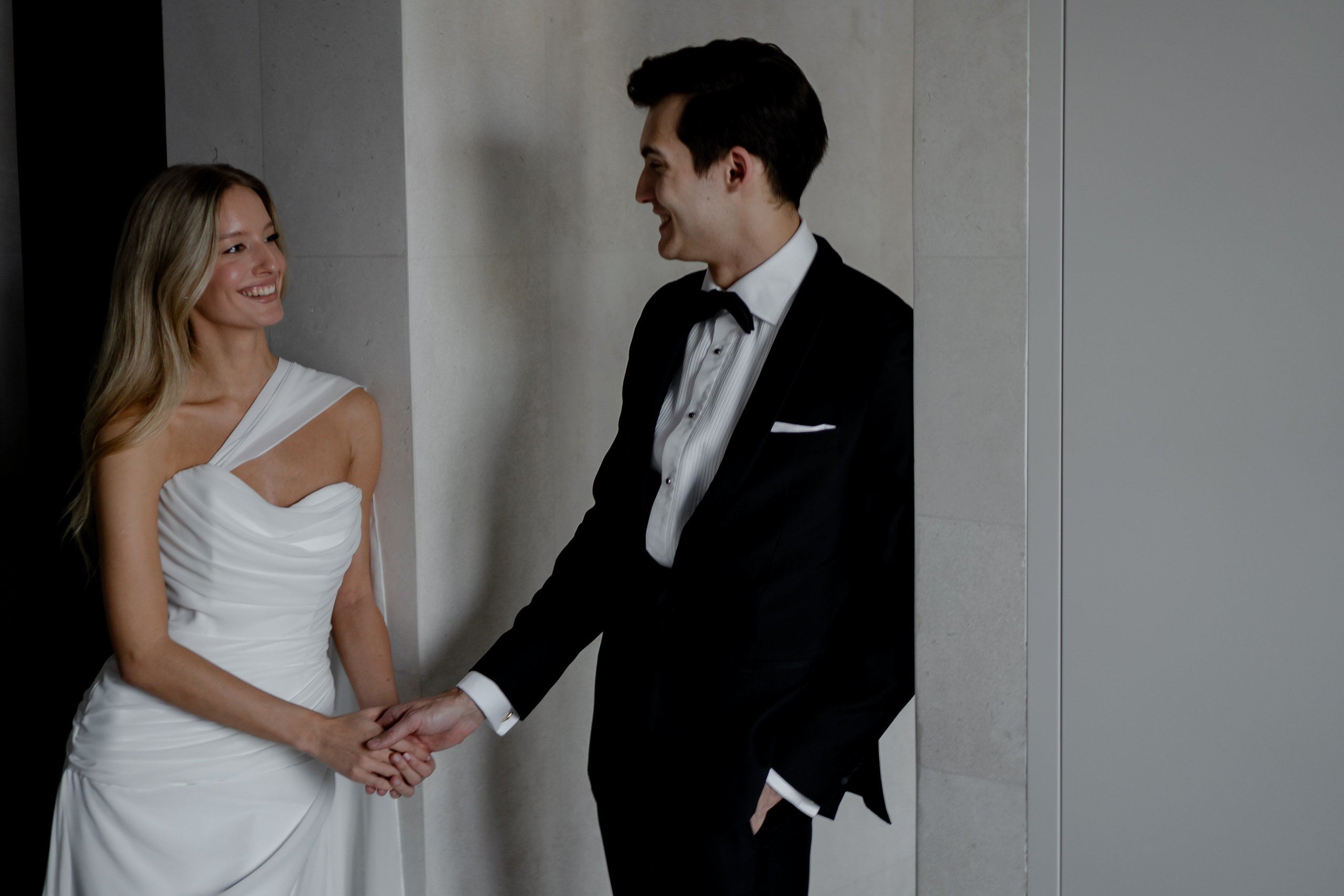 ЭЛЕГАНТНАЯ СВАДБЕНАЯ СЬЕМКА ЖЕНИХА И НЕВЕСТЫ В ДОРОГОМ ОТЕЛЕ САНКТ-ПЕТЕРБУРГА. Профессиональный фотограф, Санкт-Петербург — Виктория Богомолова