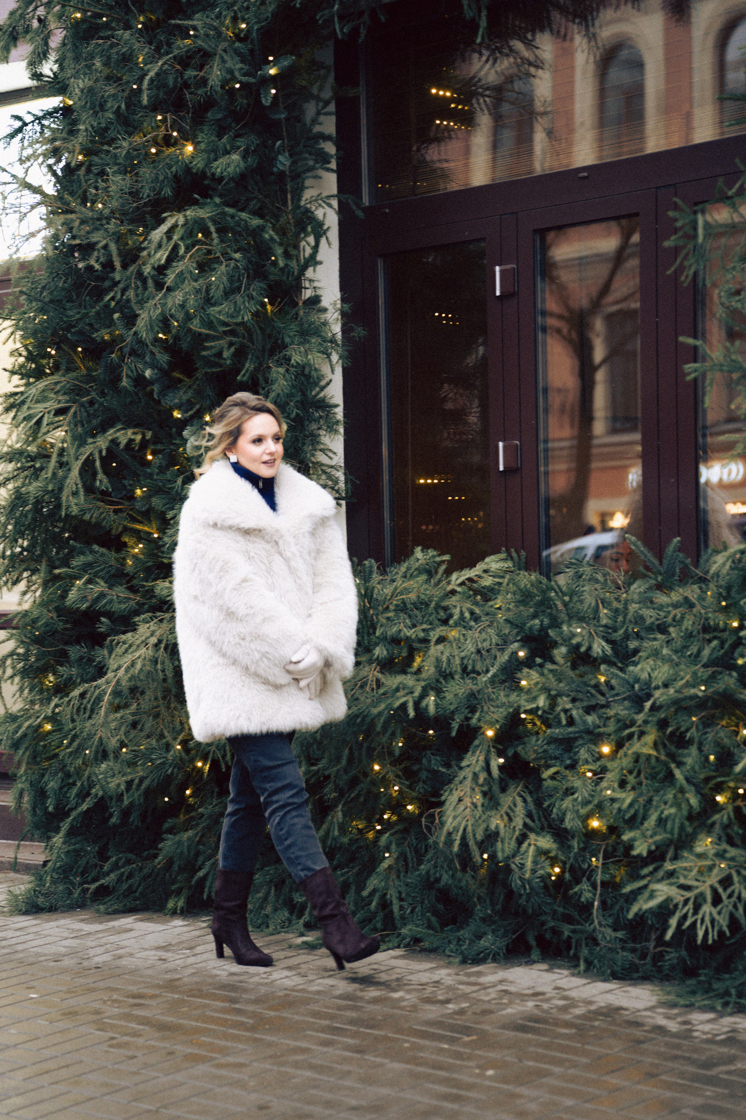 НОВОГОДНЯЯ ФОТОСЕСИИЯ В СТУДИИ ДЛЯ ДЕВУШКИ И ПРОГУЛКА ПО ЧЕРНЫШЕВСКОЙ. Профессиональный фотограф, Санкт-Петербург — Виктория Богомолова