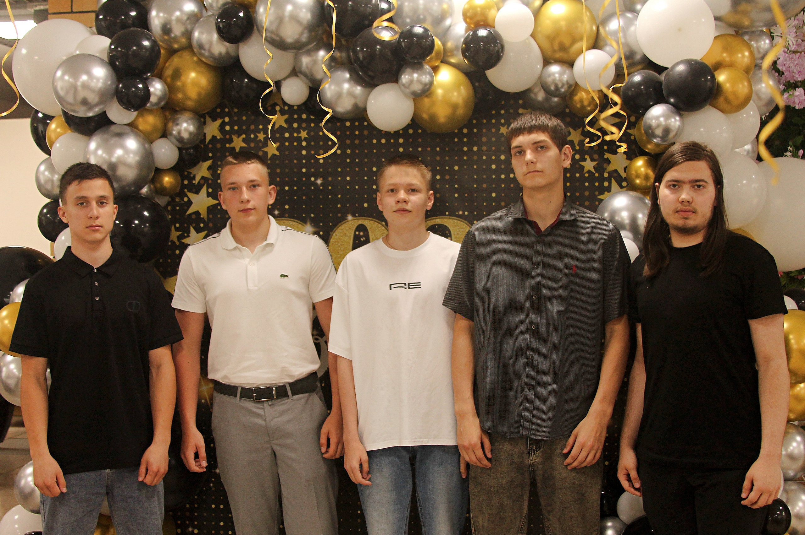 Выпускной. Девятый класс. Александр.Портретная съемка. Фотограф Каменск-Уральский