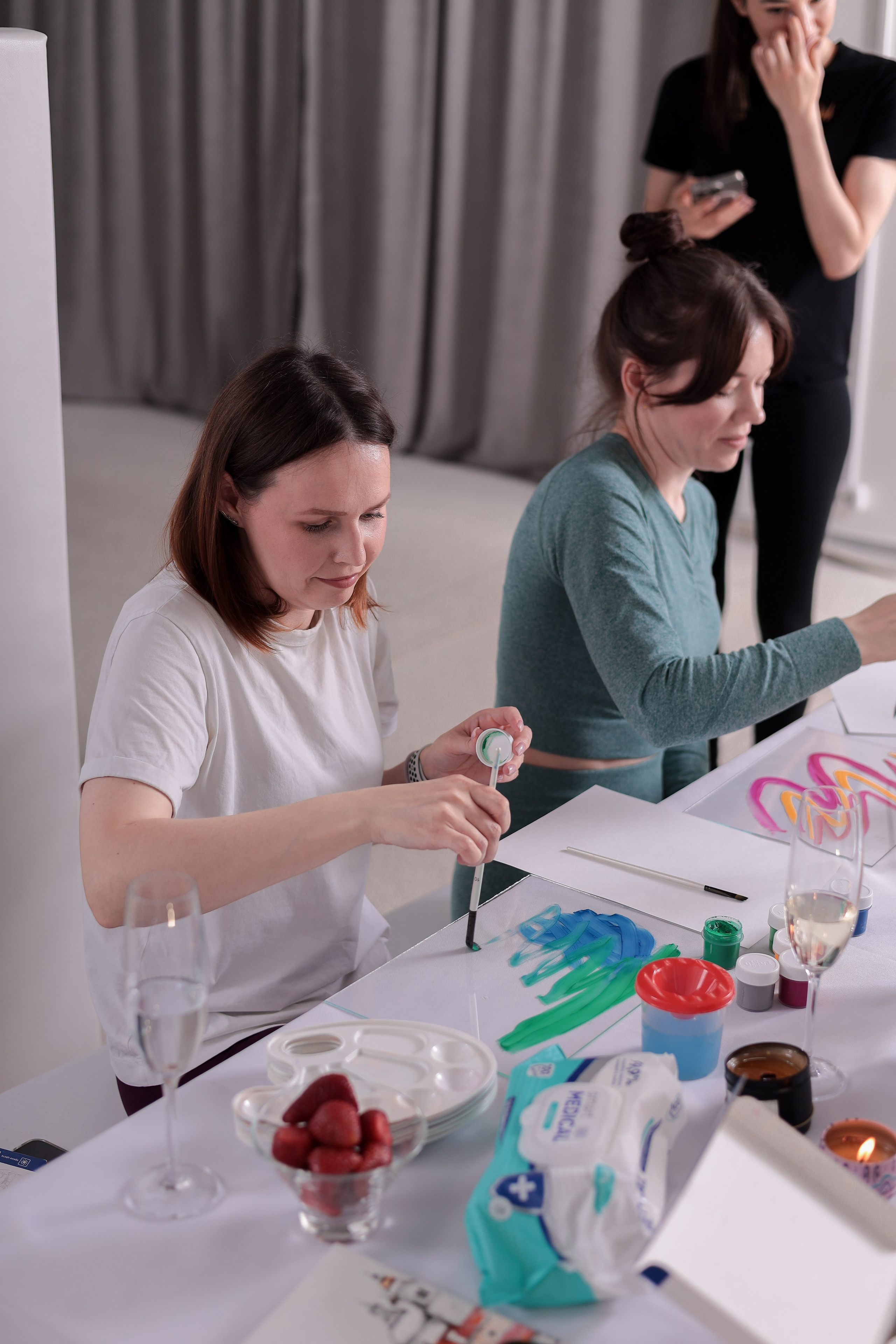 Арт-терапия + аэройога. Фотограф Надршина Лилия