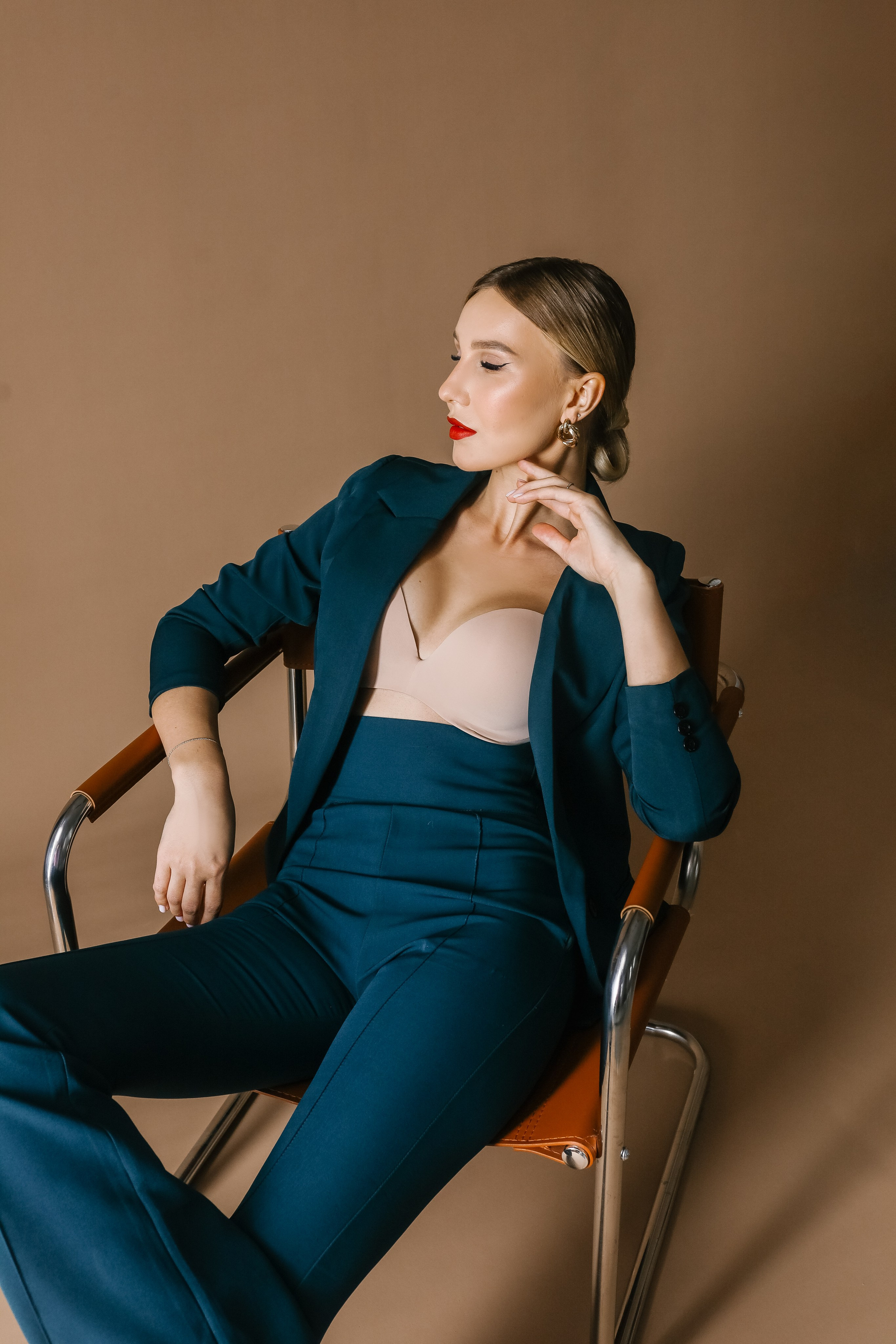 Контент для мастера лазерной эпиляции Кристины. Фотопродакшн продающего контента