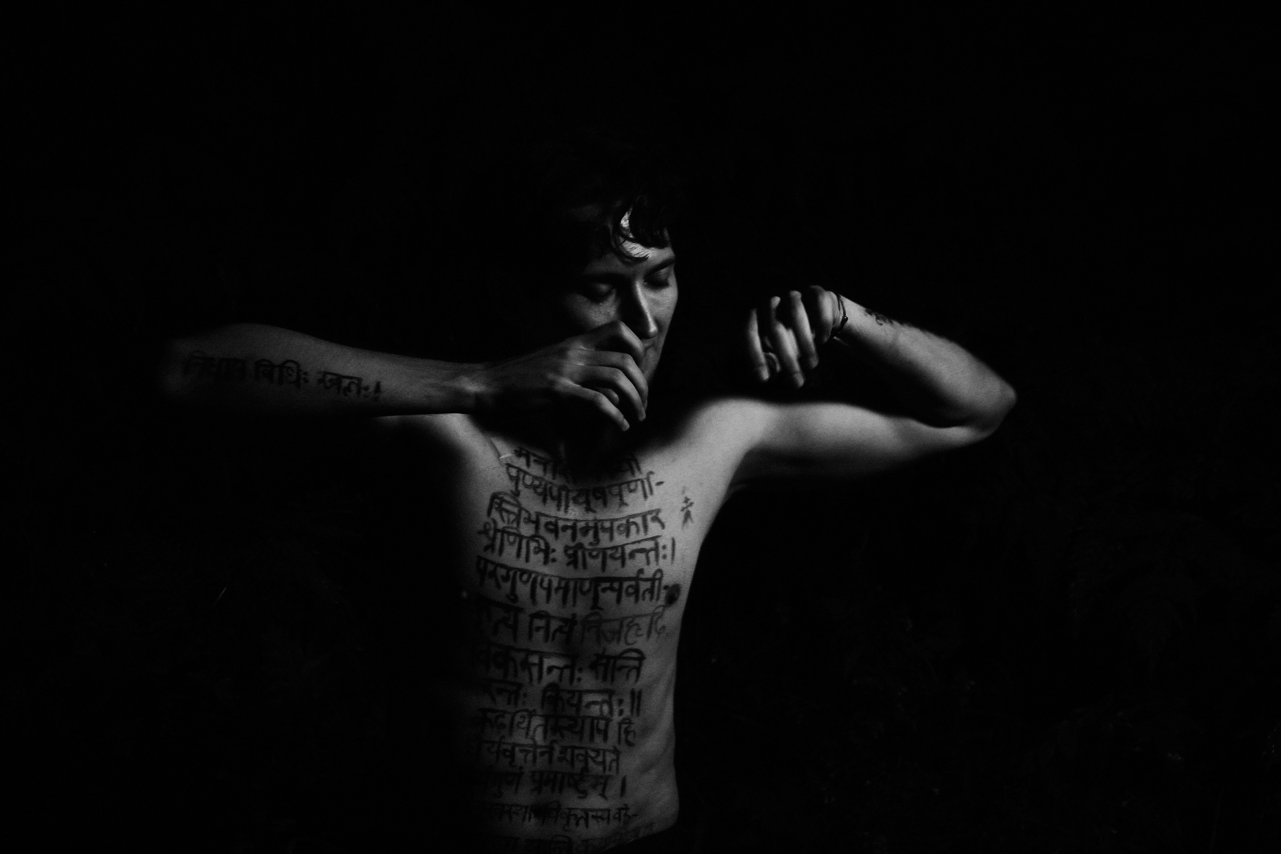 The body as broken manuscript. Фотограф Елизавета Маслова. Москва. Art, Fashion