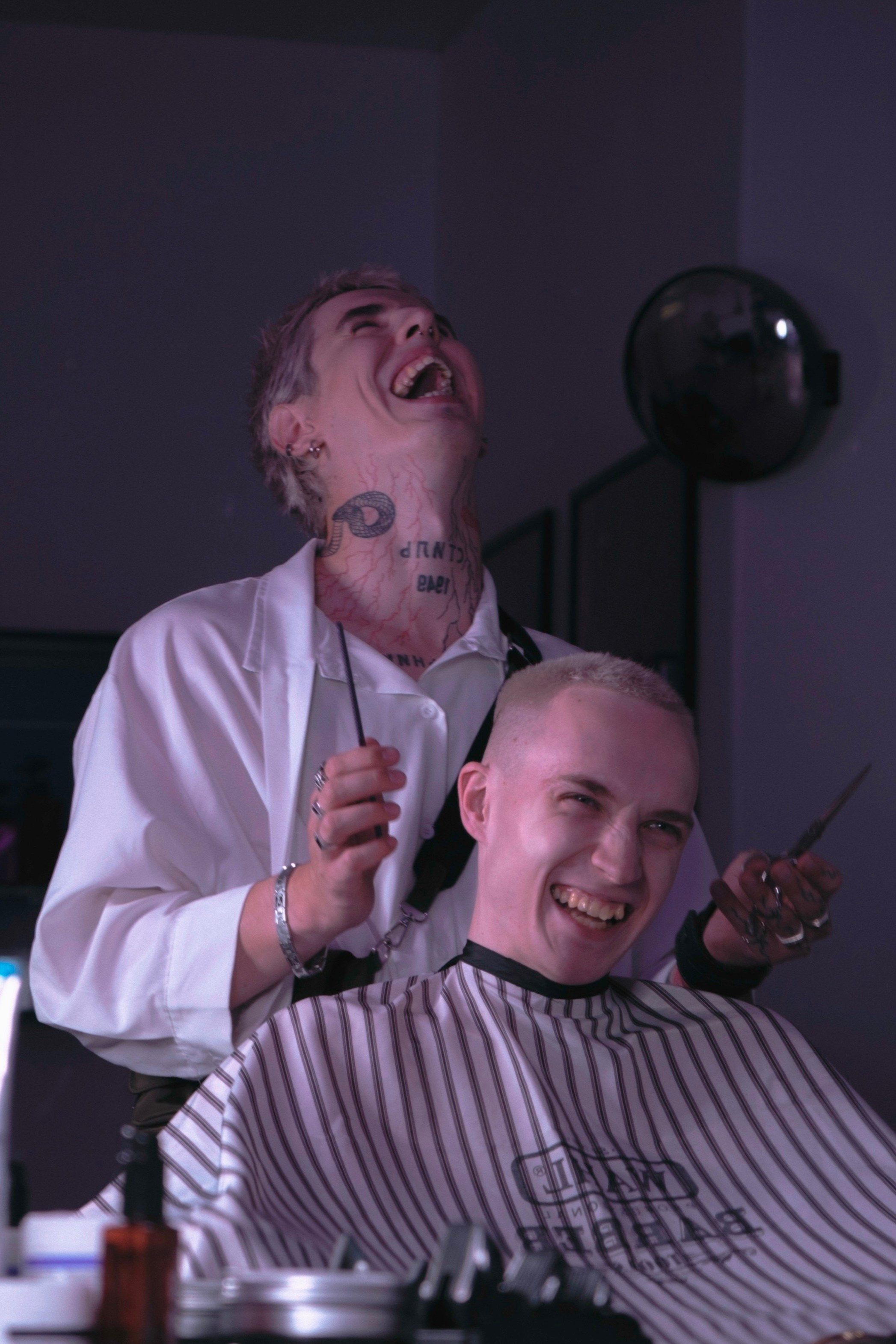 Барбер стрижет творческая работа Саратов