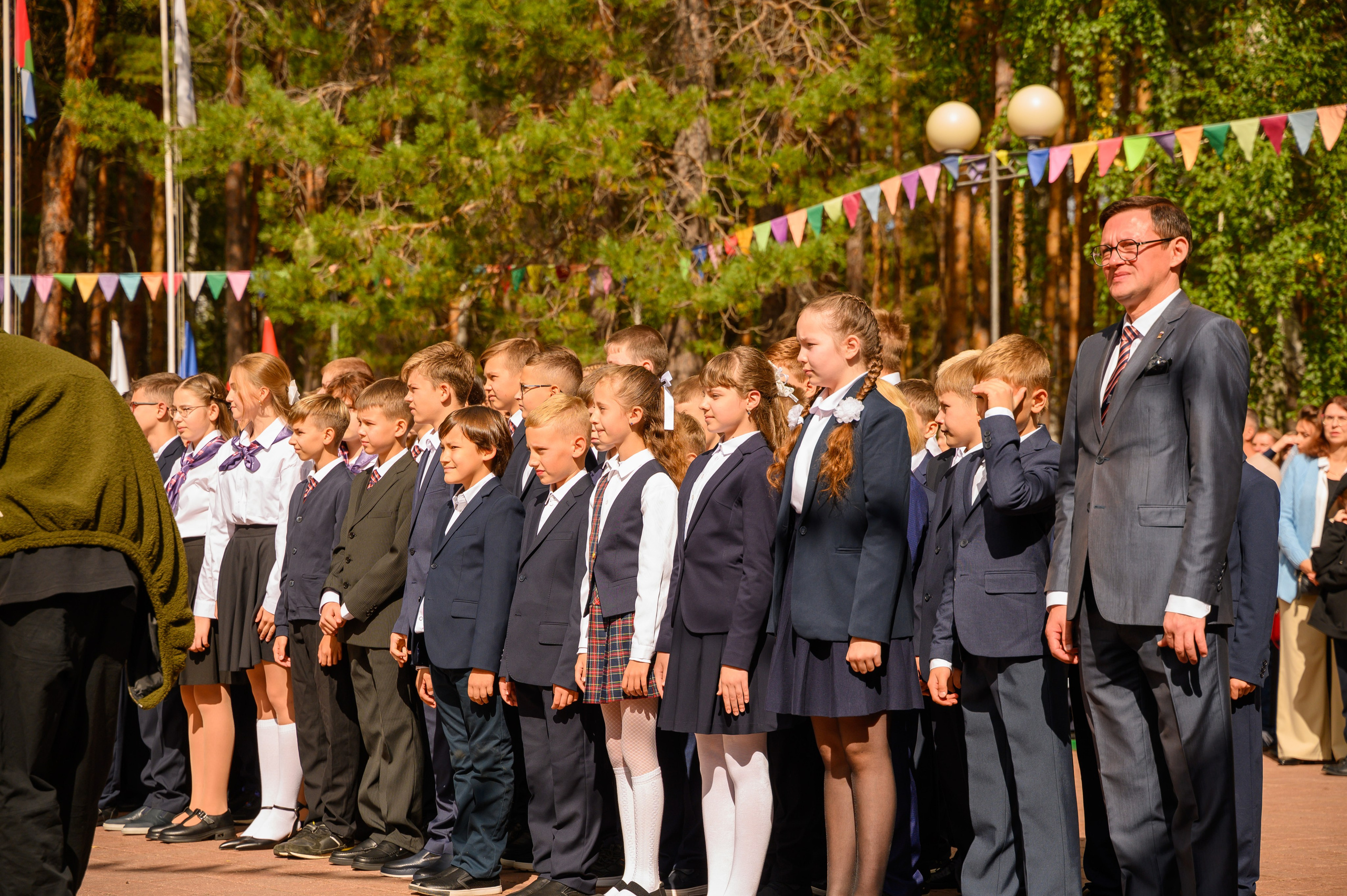 1 сентября линейка ФМШ. Фотограф новорожденных, семейный детский в Тюмени Татьяна Морозова