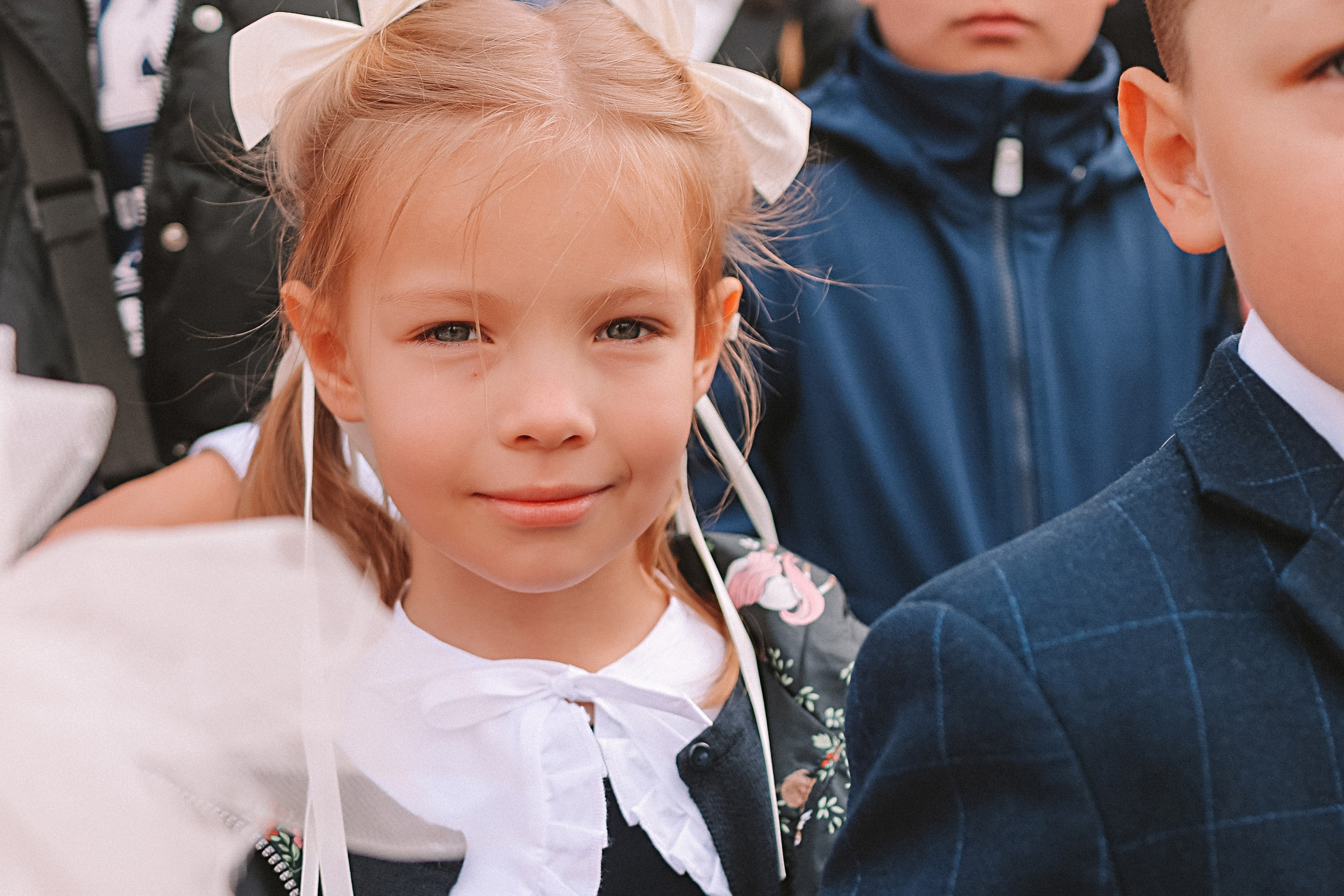 1 сентября линейка+кл час+портреты. Семейный фотограф Тюмень, фотограф на роды Салмина Мария