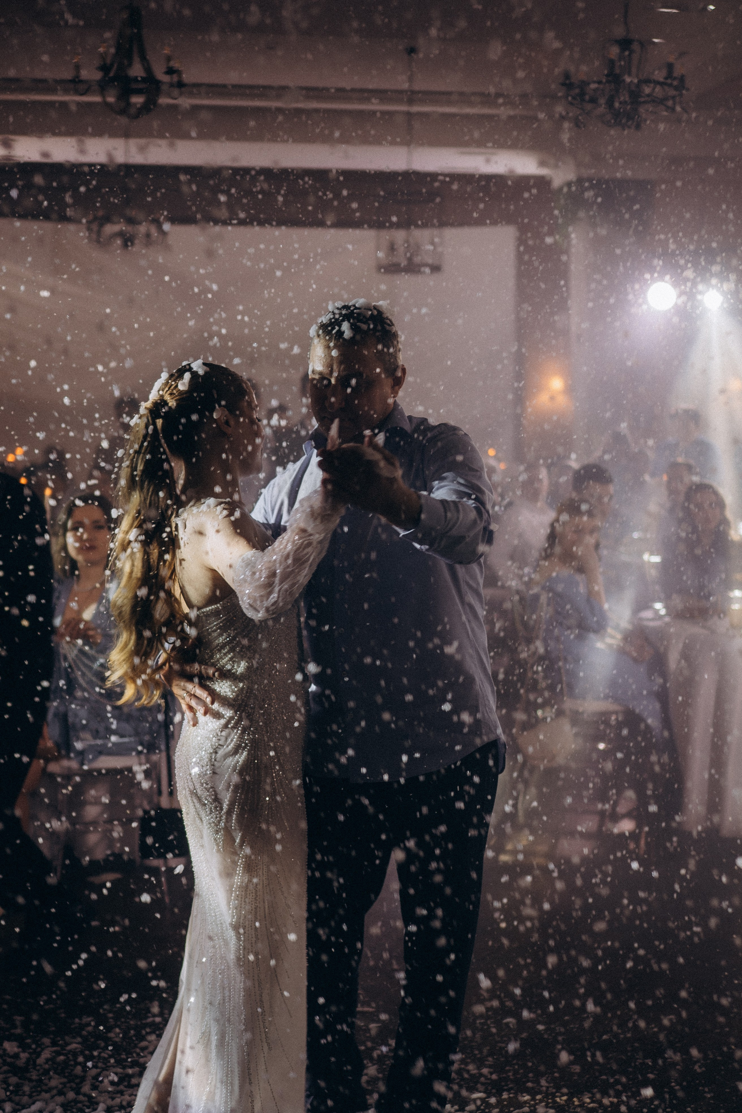 СВАДЕБНАЯ СЬЕМКА СБОРОВ В ОТЕЛЕ И ВЫЕЗД НА ЦЕРЕМОНИЮ (СНЯТО В СИБИРЕ В НИЖНЕВАРТОВСКЕ). Профессиональный фотограф, Санкт-Петербург — Виктория Богомолова