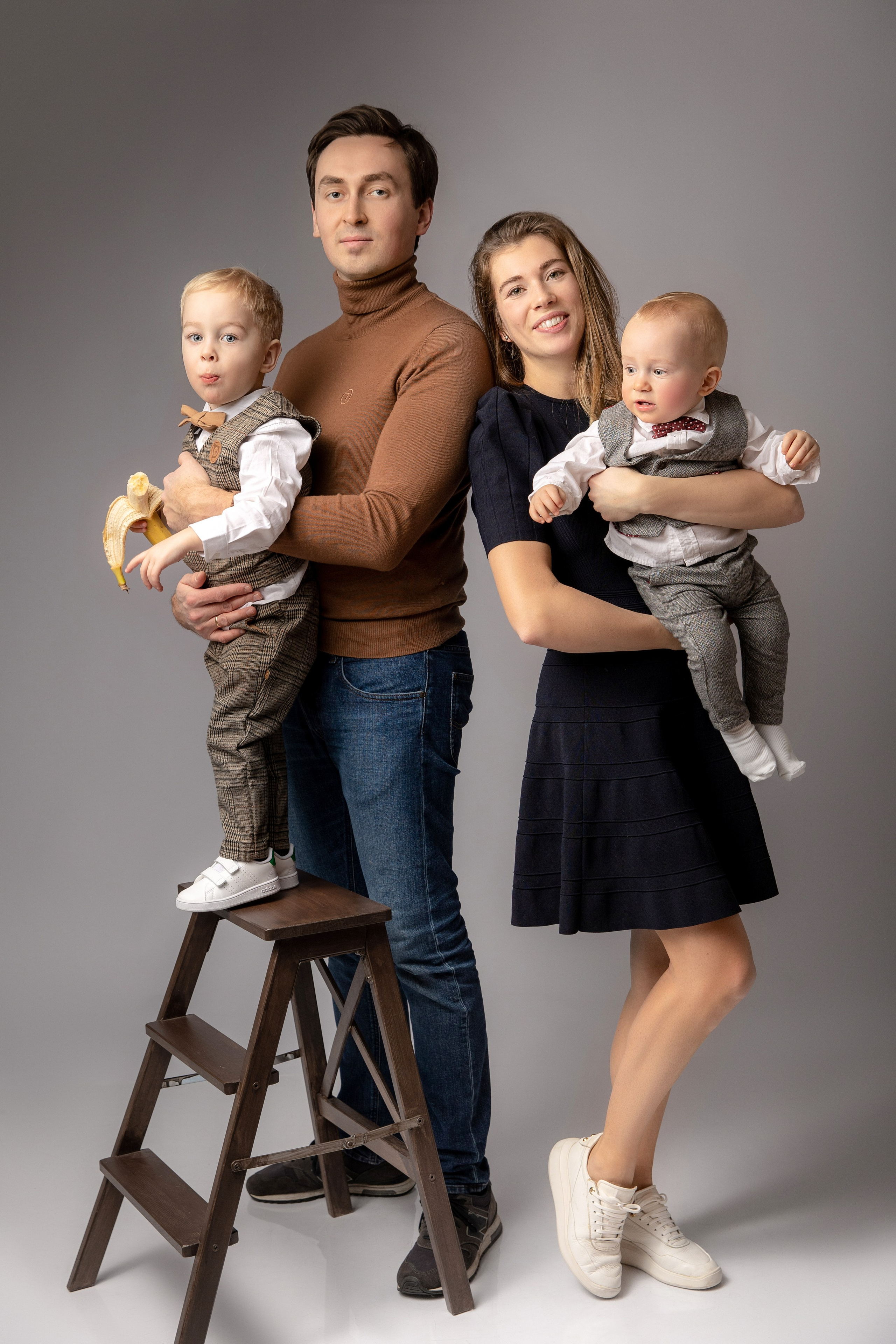 Кадры с родителями. Фотограф новорожденных, семейный фотограф в Санкт-Петербурге