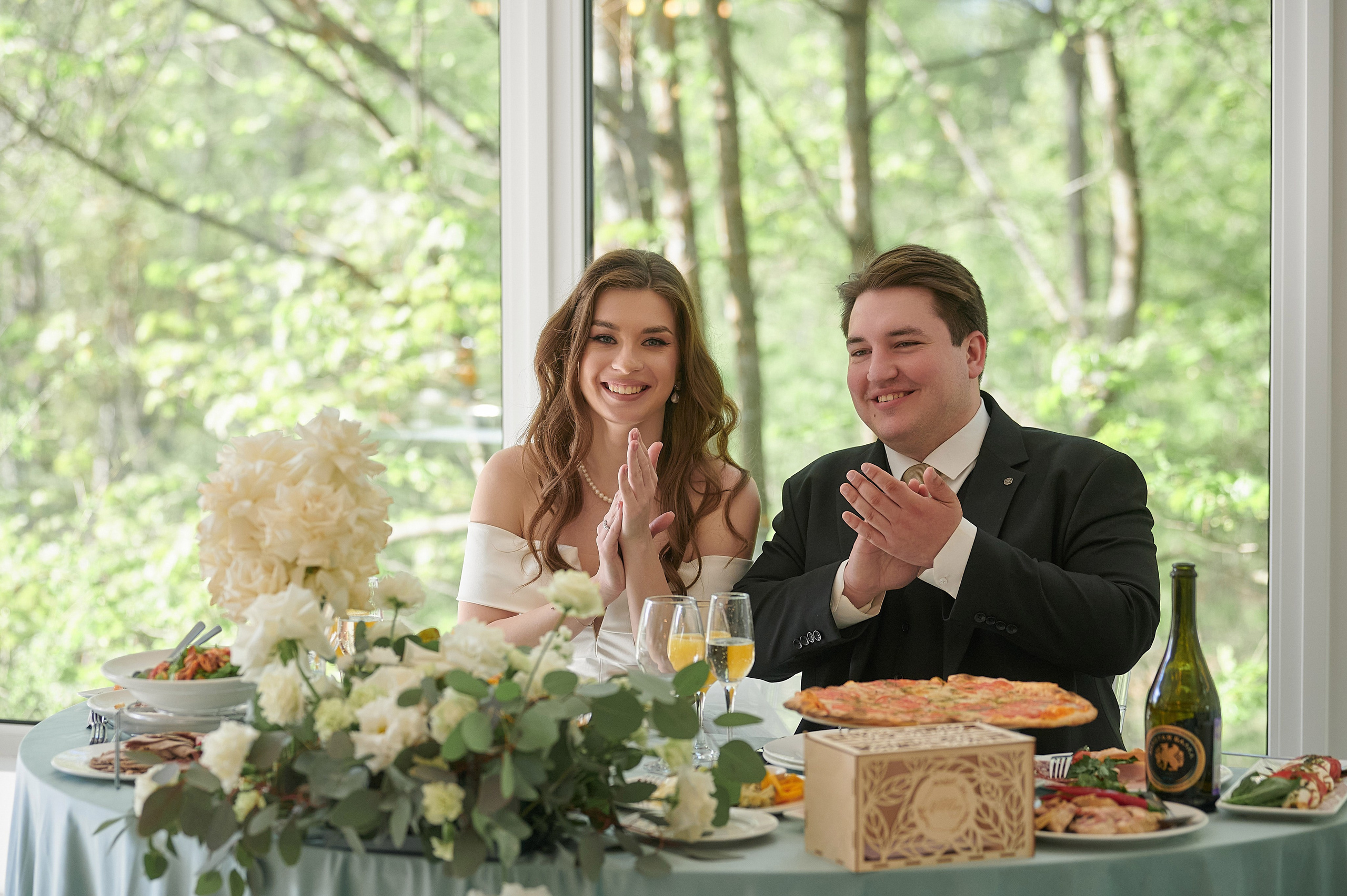 Праздник в банкетном зале. Профессиональная репортажная фотосъёмка мероприятий в Санкт-Петербурге