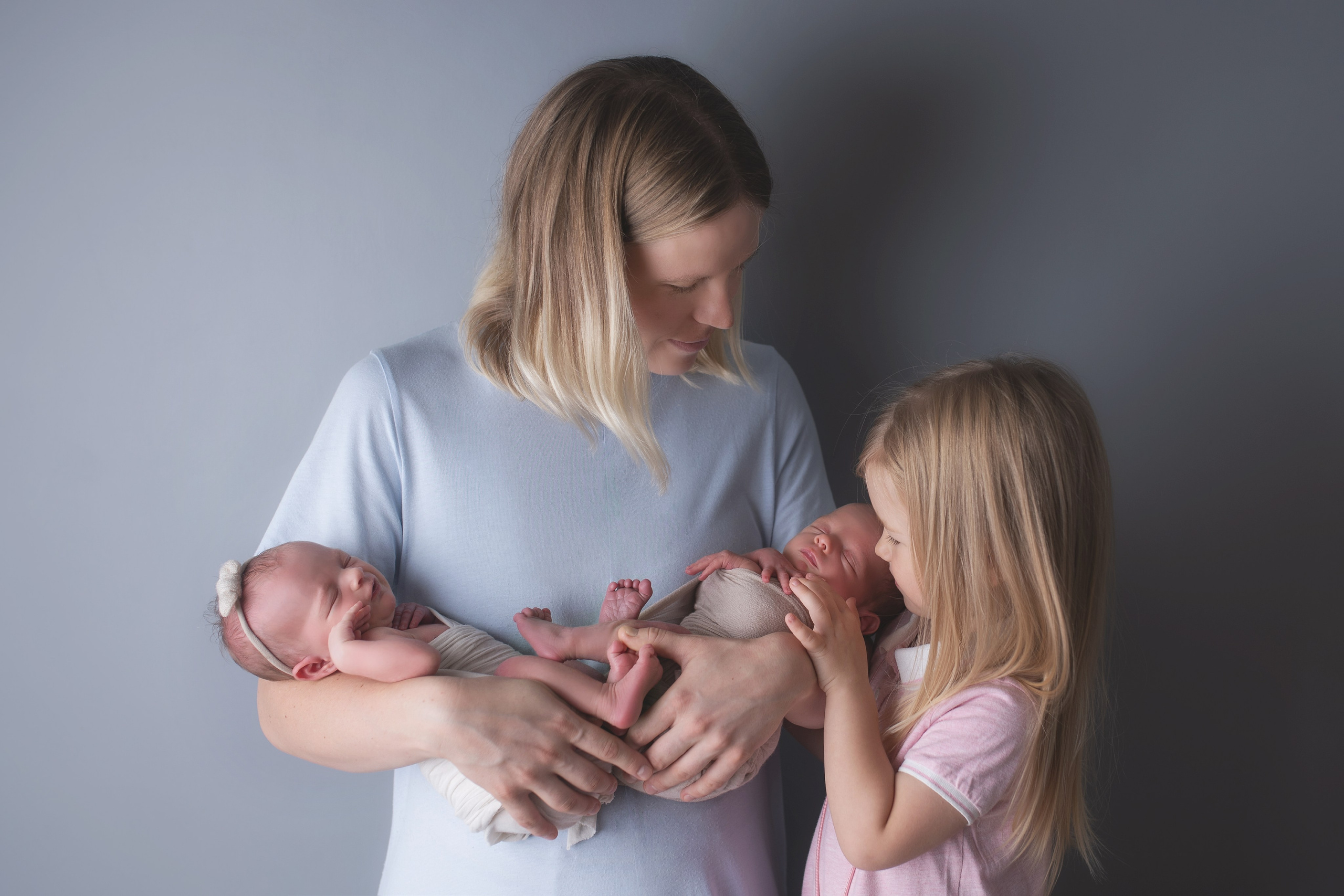 Двойня. Кобякова Мария. Фотограф новорождённых и детей до года город ИРКУТСК