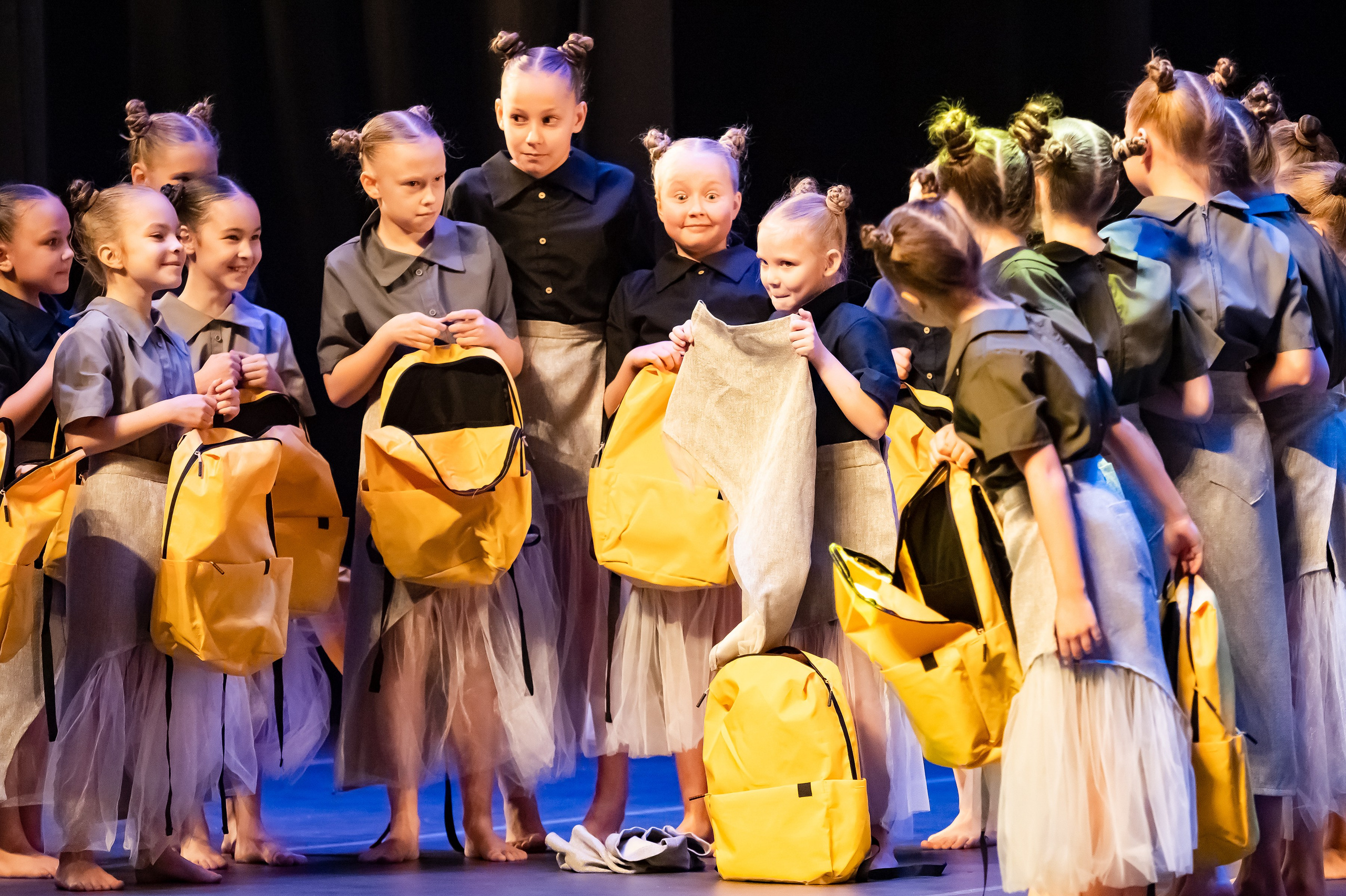 Концерт «Пространные танцы». Репортажный, семейный и детский фотограф в Пензе и Заречном Арина Ермилова. Картины барельеф на заказ