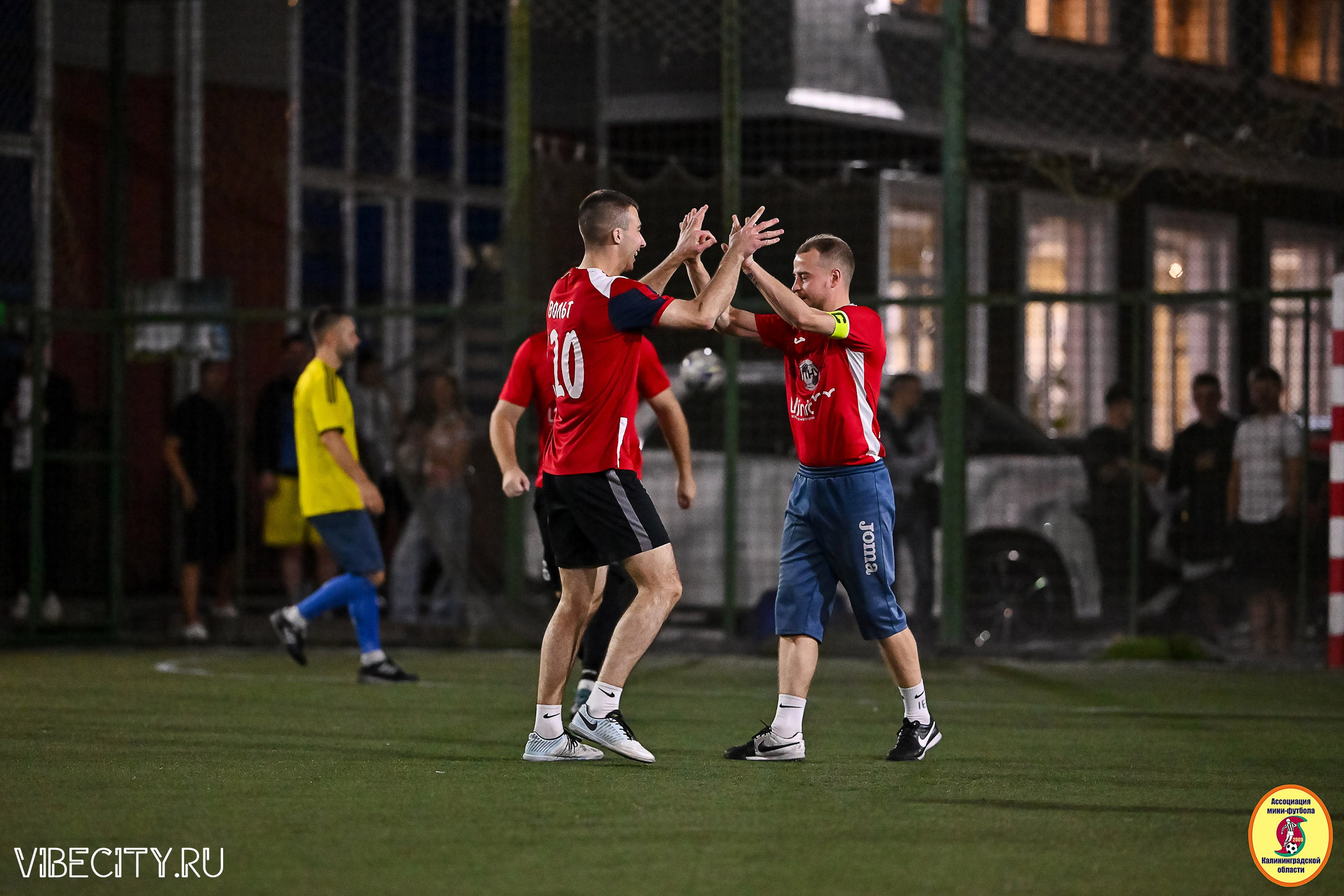 ФИНАЛЬНЫЕ ИГРЫ КУБКА МИНИ-ФУТБОЛЬНОЙ ЛИГИ И КУБКА КОРПОРАТИВНОЙ МФЛ 2025. VIBECITY.RU Вайб Сити Ру Фоторепортажи Фотоотчеты Калининград