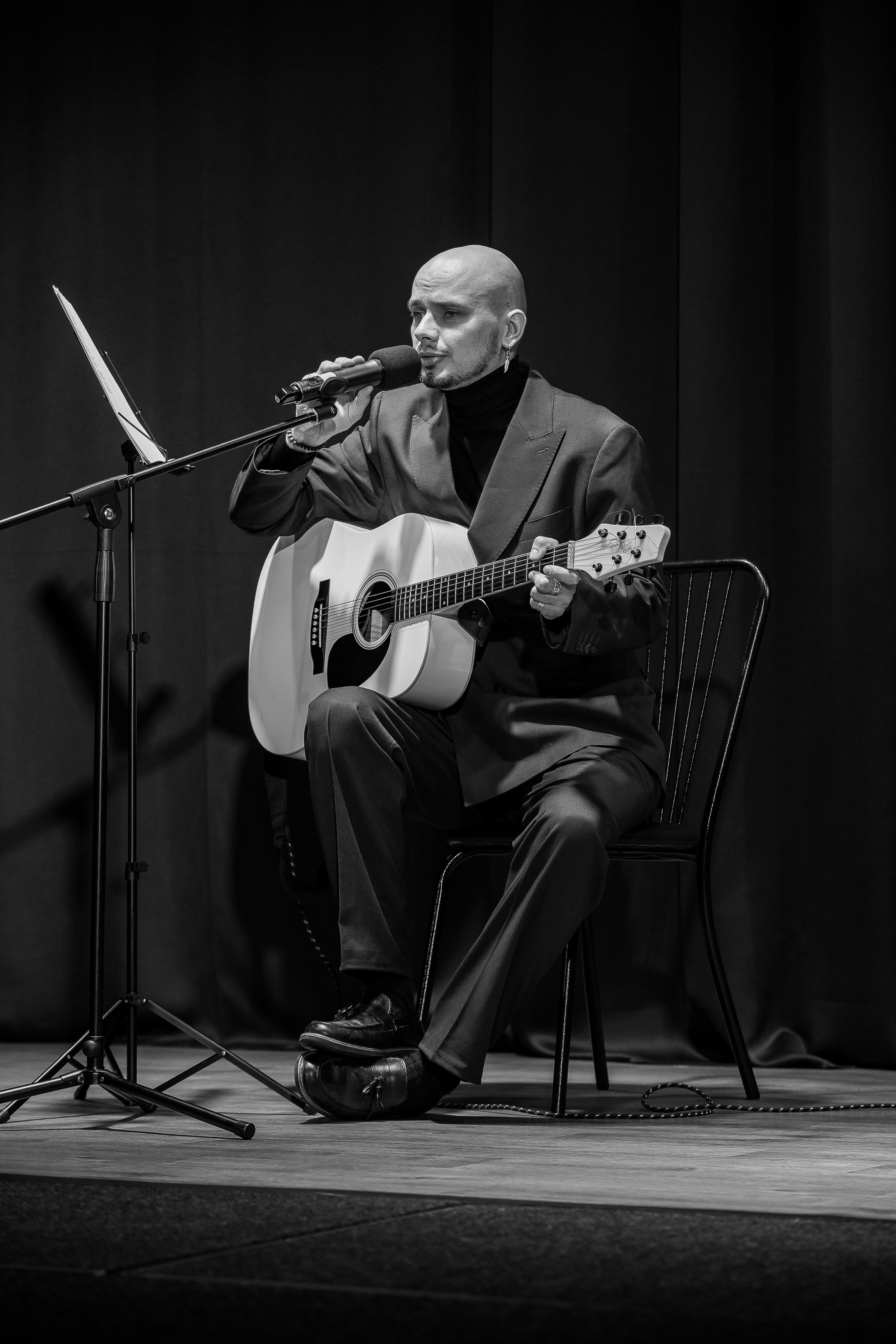 Поэтический вечер с Игорем Бушмелевым и Никой Станиславчик. Фотограф Юлия Мальцева