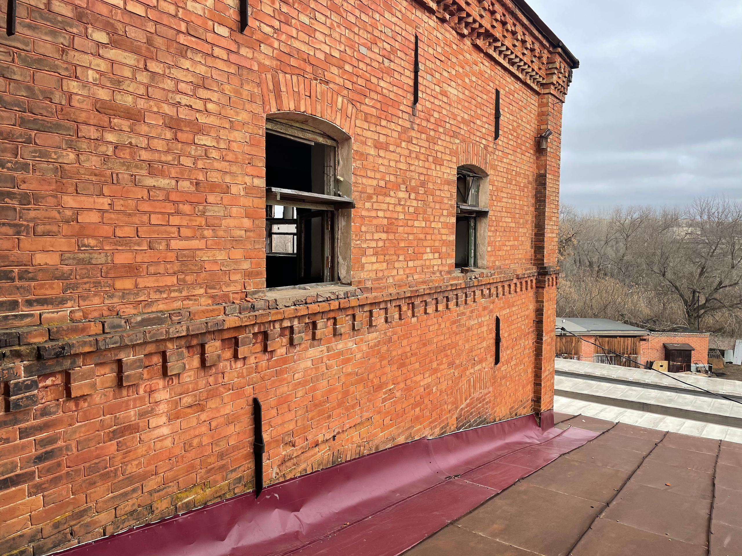 20 091 Здание красный кирпич. ВИЗУАЛЬНЫЕ И ЗВУКОВЫЕ РЕШЕНИЯ ДЛЯ БИЗНЕСА И СЪЁМОК ТЕЛЕТЕЛА