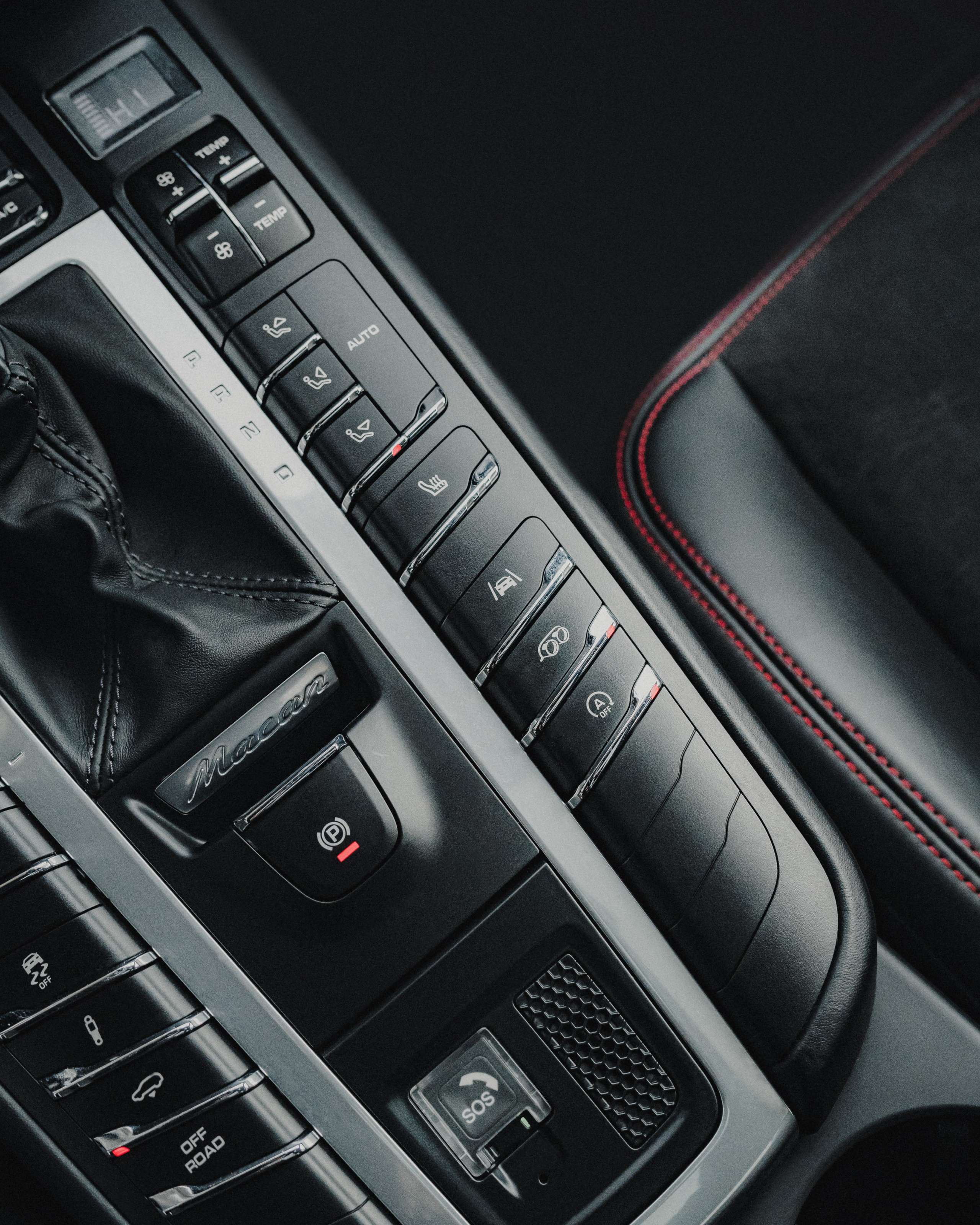 Автомобильная фотосессия Porsche Macan GTS. Фотограф Илья К. в Москве