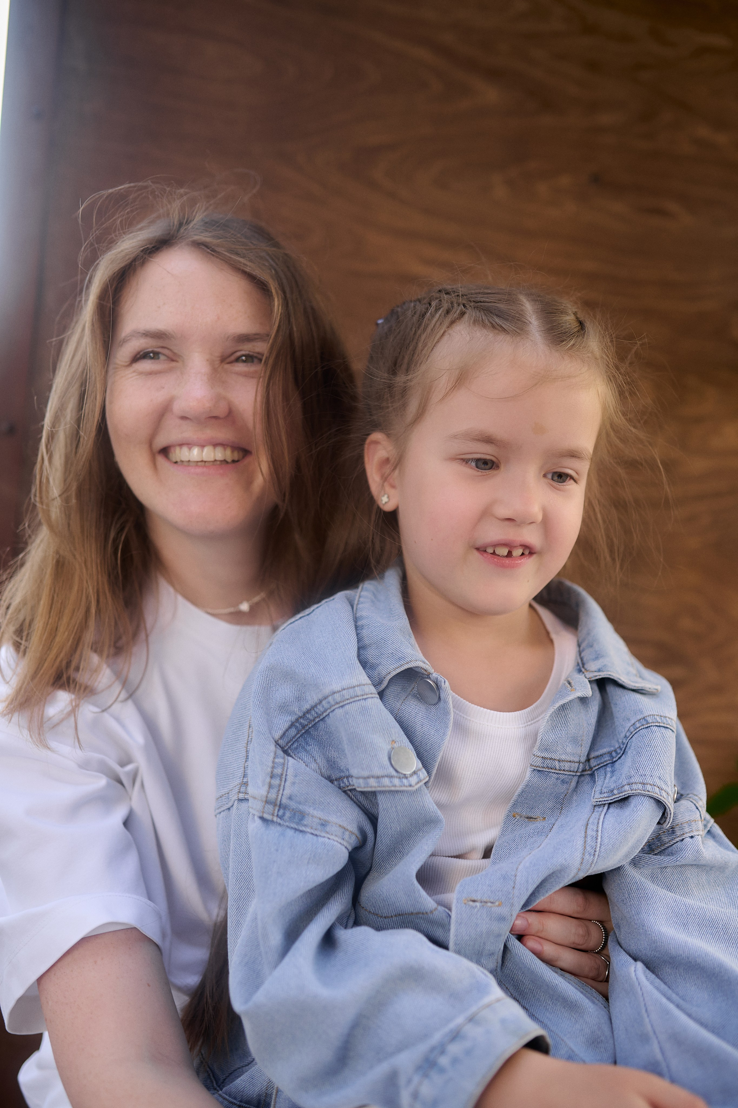 Катя и Ника. Прогулка по Новому Арбату. Семейный и свадебный lifestyle-фотограф в Москве Мария Петрова