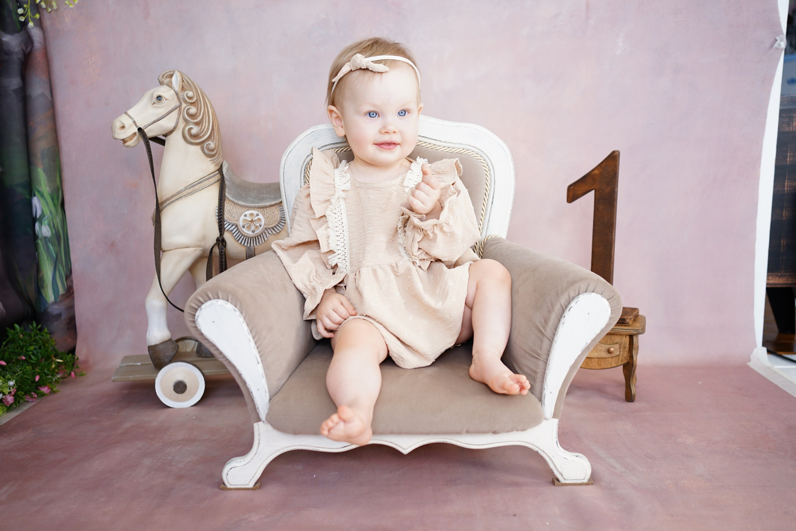 Фотозоны на ХОЛСТЕ. Детская Фотостудия ГОДОВАСИКИ в Санкт-Петербурге фотосесия на годик