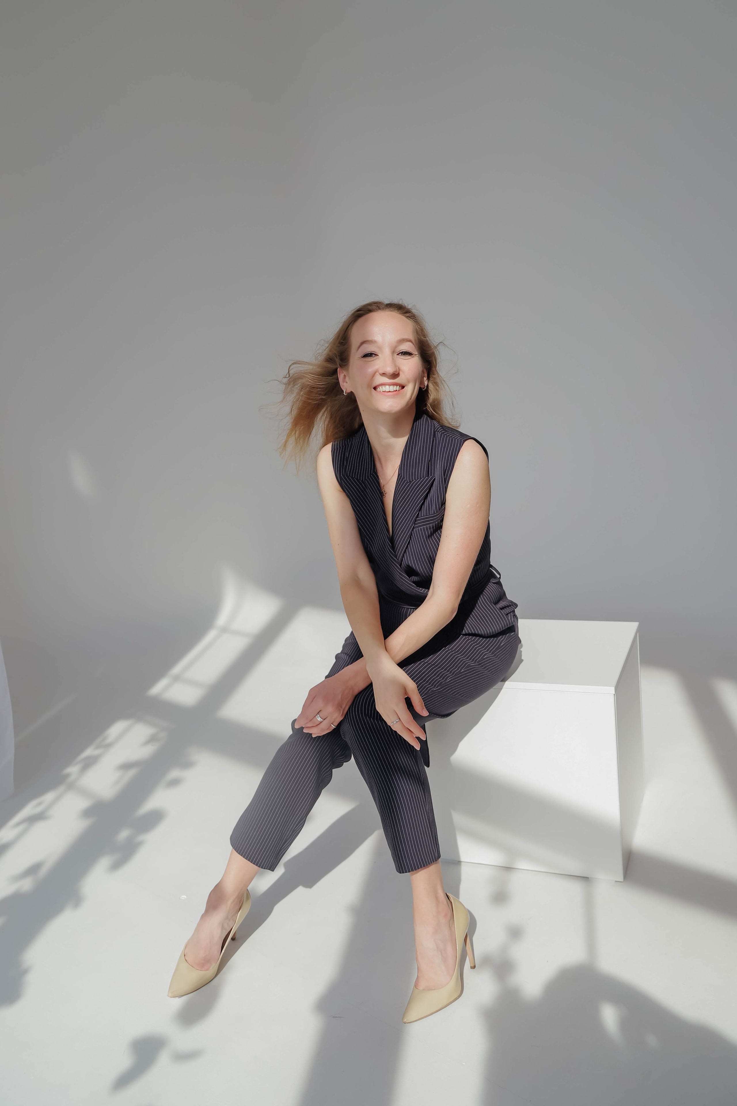 Деловая студийная фотосессия для Алины. Свадебный, семейный, детский фотограф в Сочи Виолетта Александрова