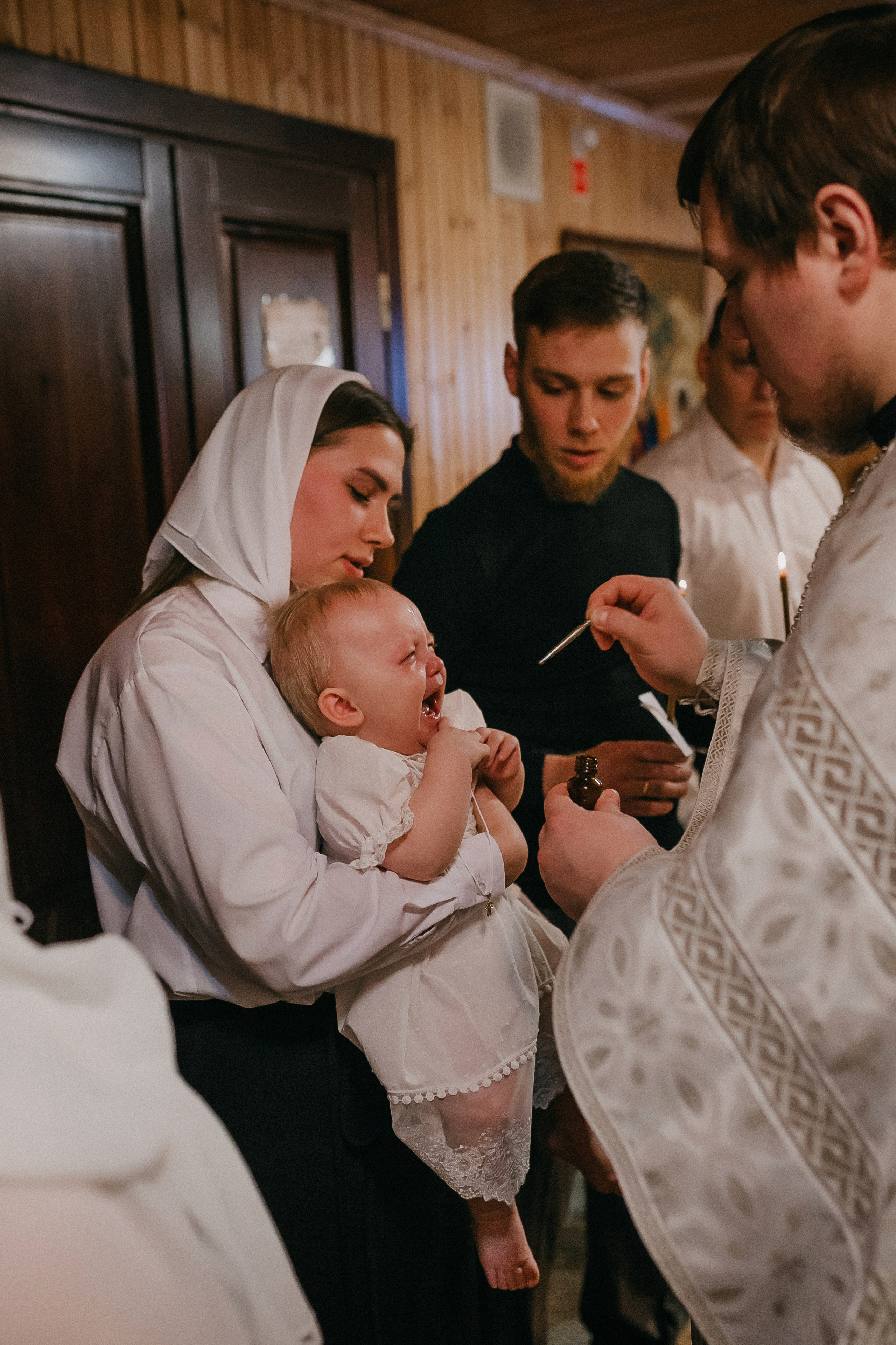 Крещение Виктории. Храм Симеона Верхотурского п.Барсово. Семейный фотограф в Сургуте