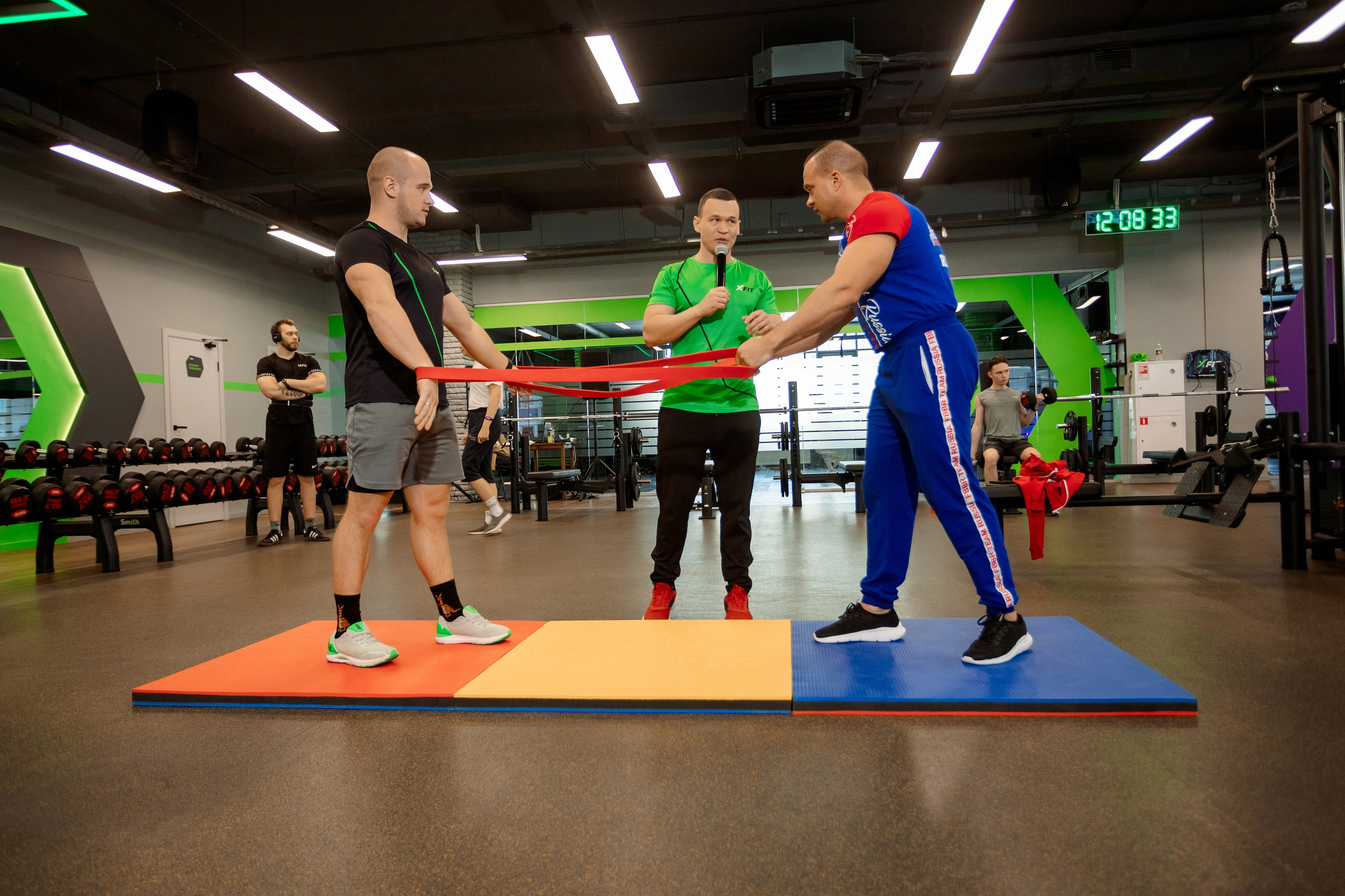 РЕПОРТАЖ: ФИТНЕСС-КЛУБ X-FIT. Профессиональный фотограф в Ижевске Леша Петров