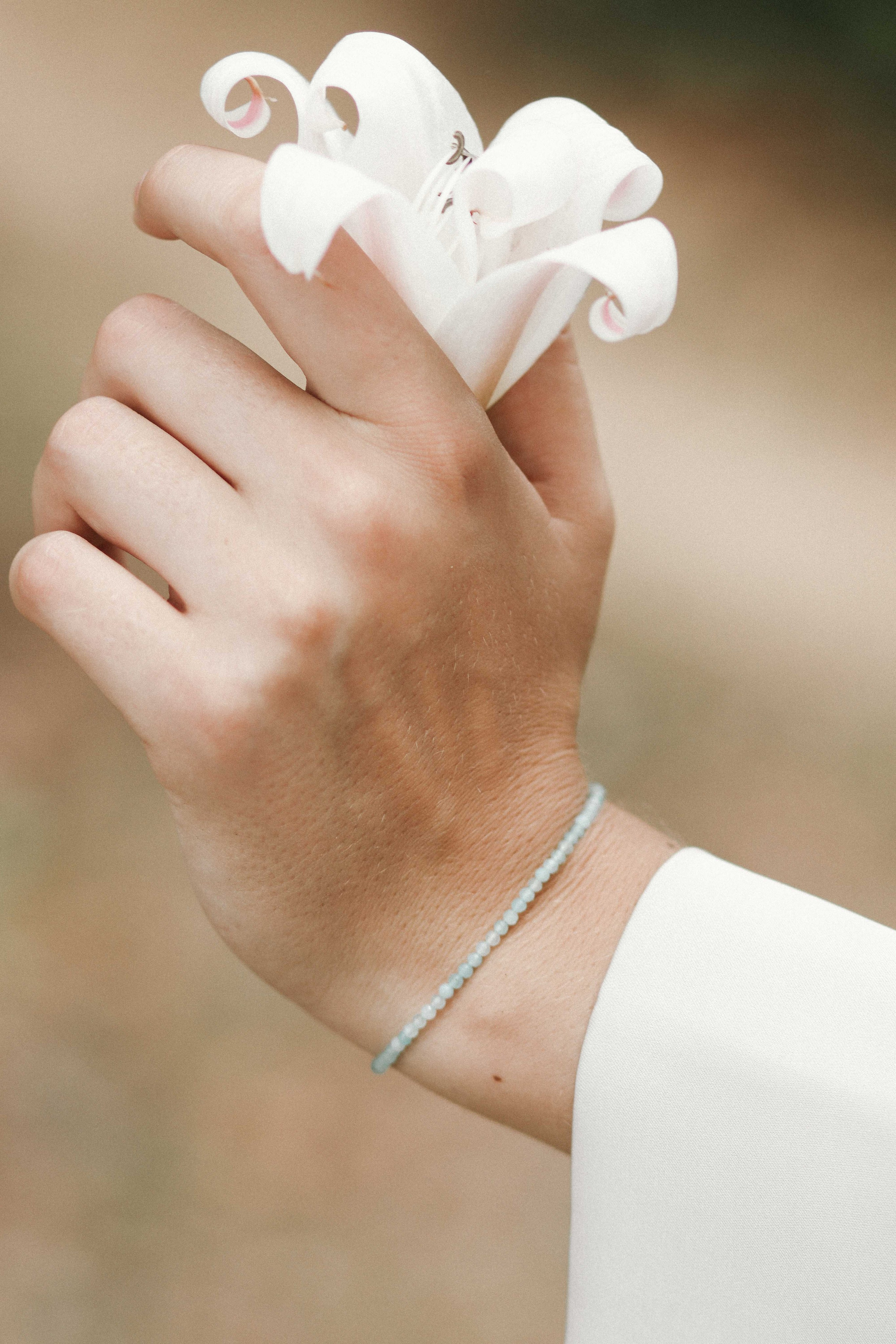 Коллекция украшения из натуральных камней. Фотограф на Шри-Ланке