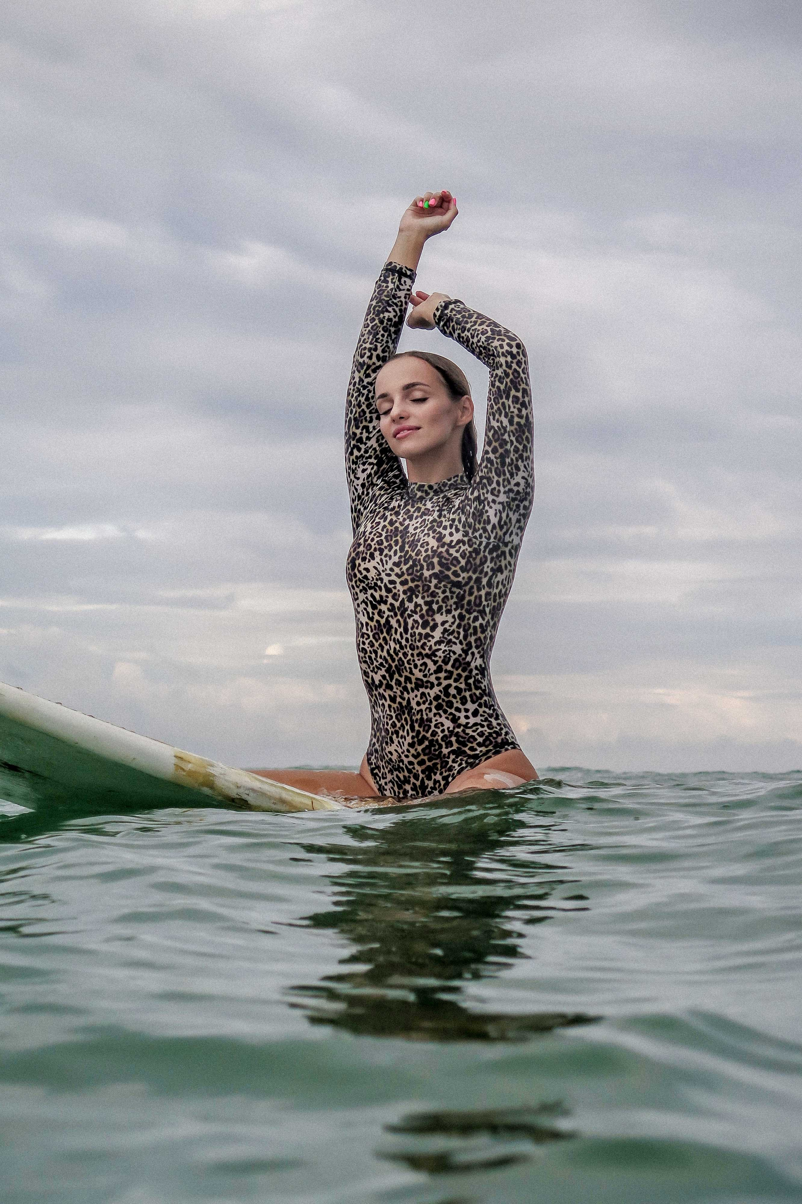 Сексуальная серф-фотосессия в Велигаме | Девушка на волнах. Фотограф на Шри-Ланке