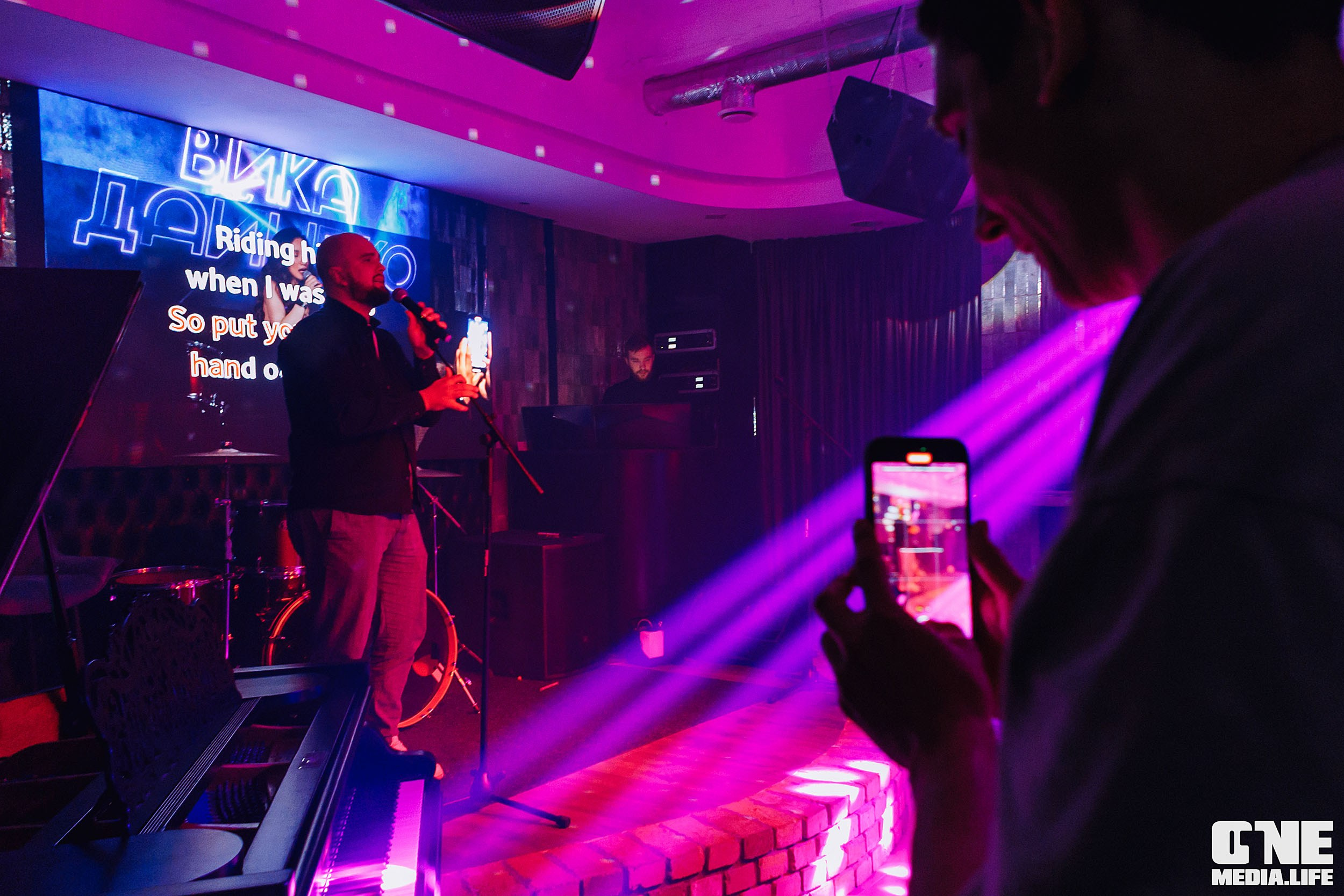 Пятница в Белгравии. One Media Life: фоторепортажи, фотоотчеты с мероприятий и заведений