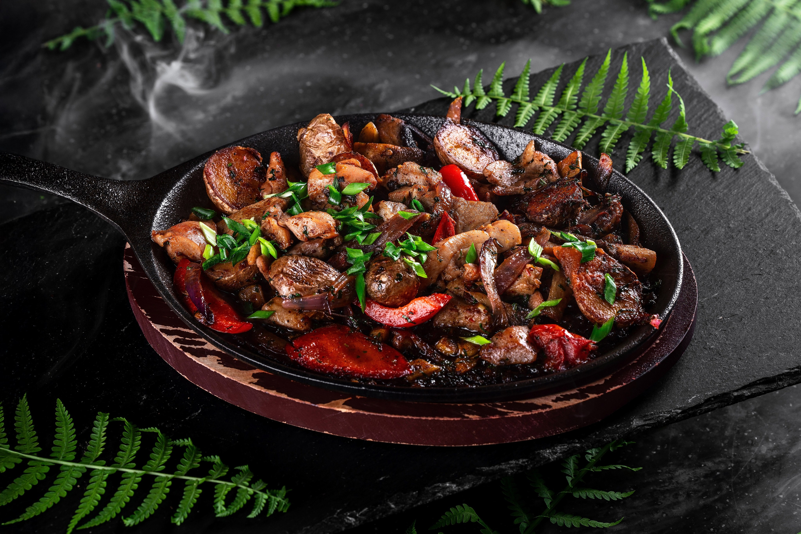 Ресторан в лесу Сочи. Фотограф Сочи