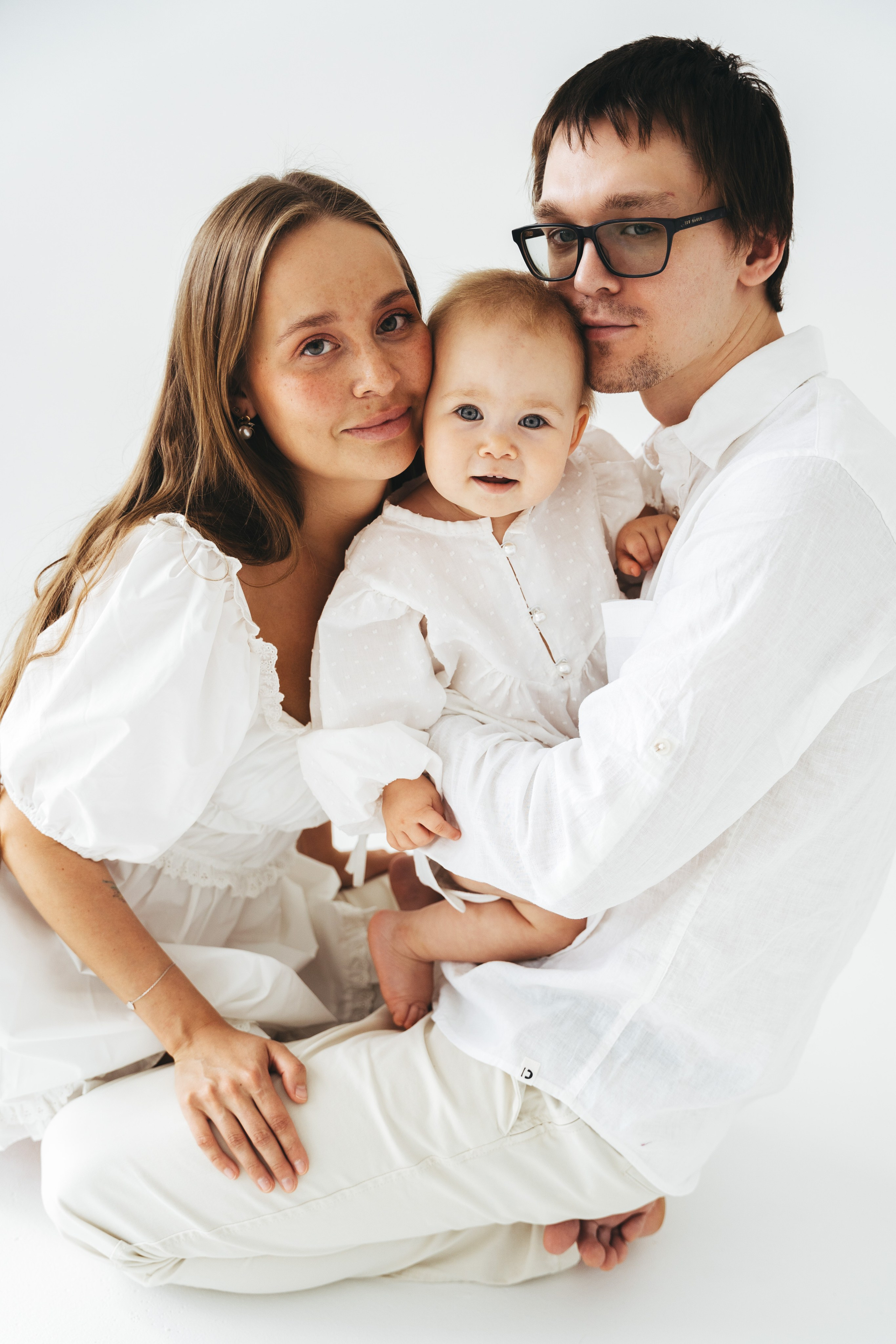 Варя, Таня, Дима. Главная