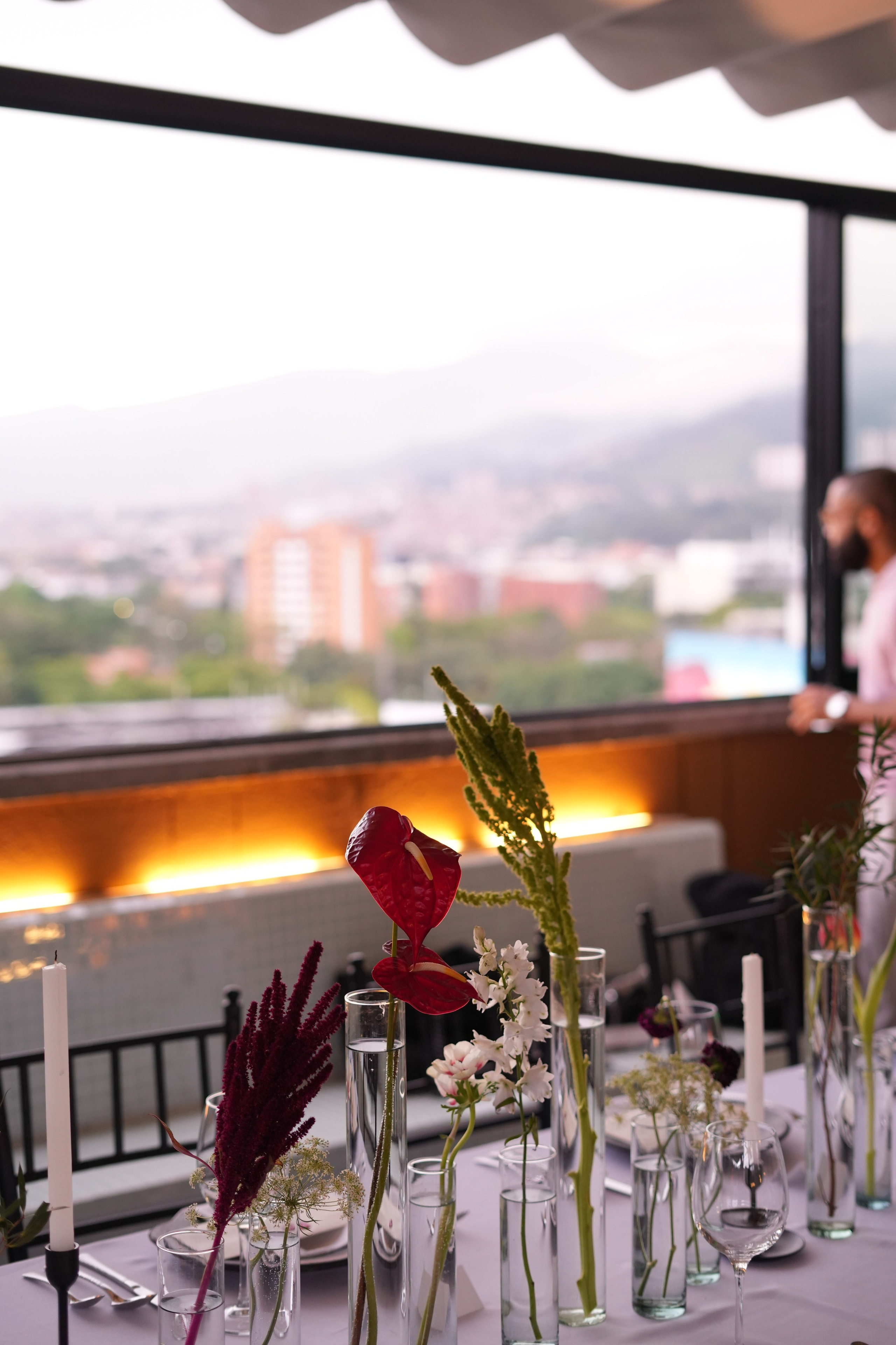 Olivia and Zack / 1 wedding day. Wedding Photographer in Barcelona and Medellin