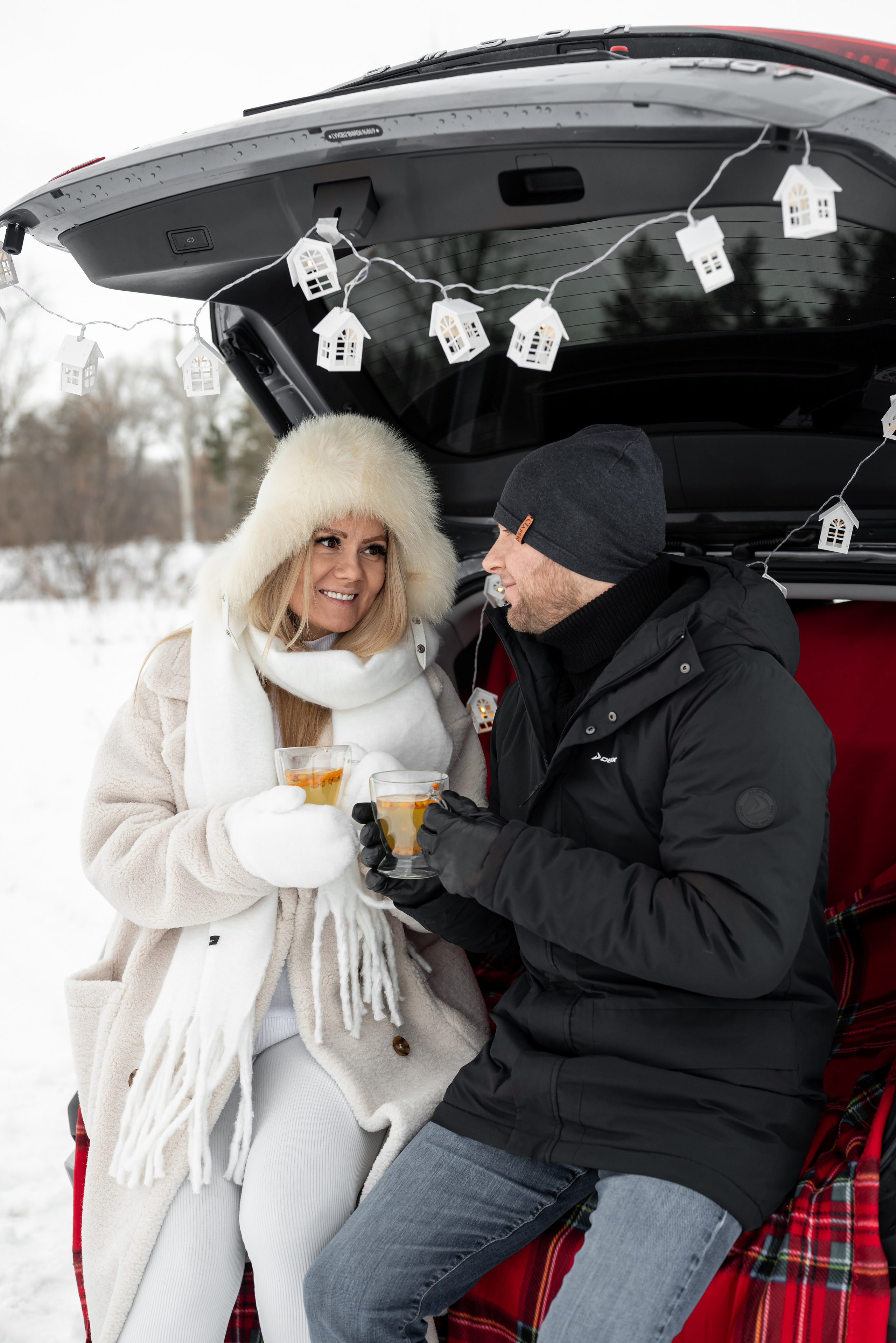 Фотопроект с Платоном и машиной на улице. Фотограф в городе Салават