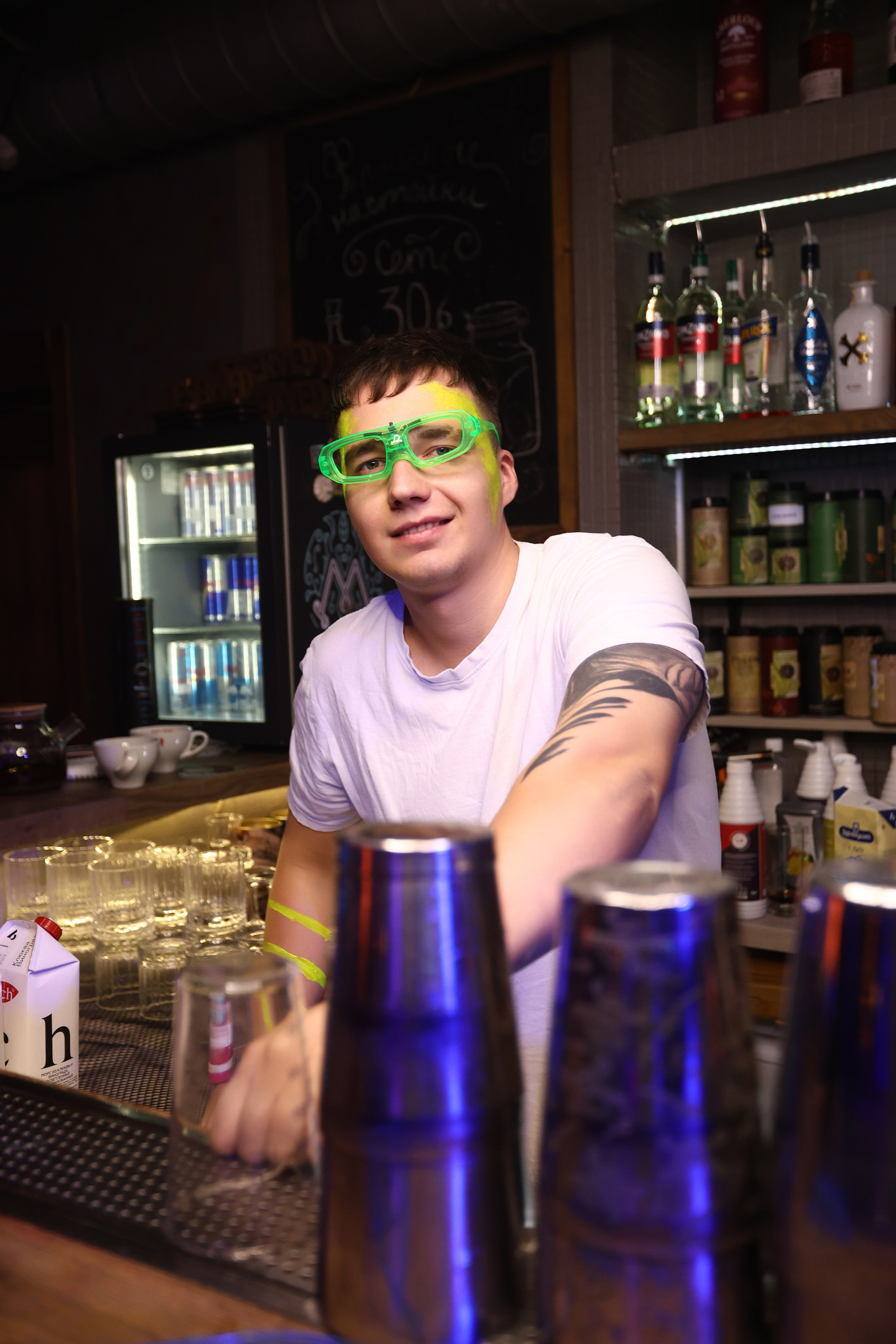 Neon Party 01.08.25. Мята Спортивная — Кальянная, караоке, бар в Минске