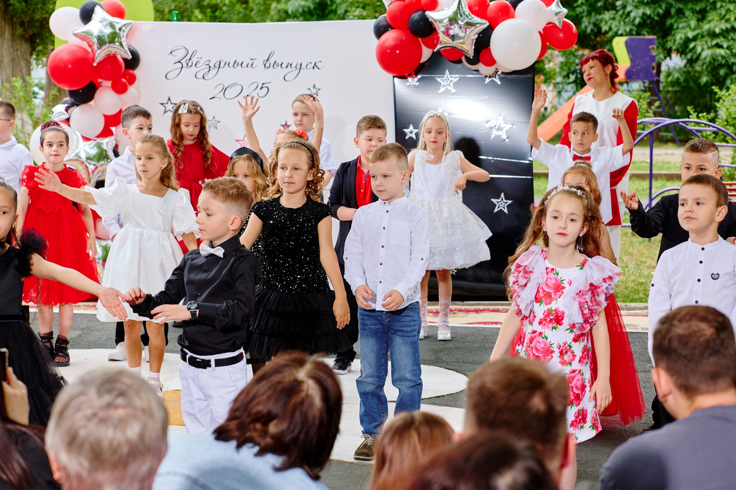 Выпускной 45 сад. Фотограф Выпускные альбомы Таганрог Сергей Коробченко