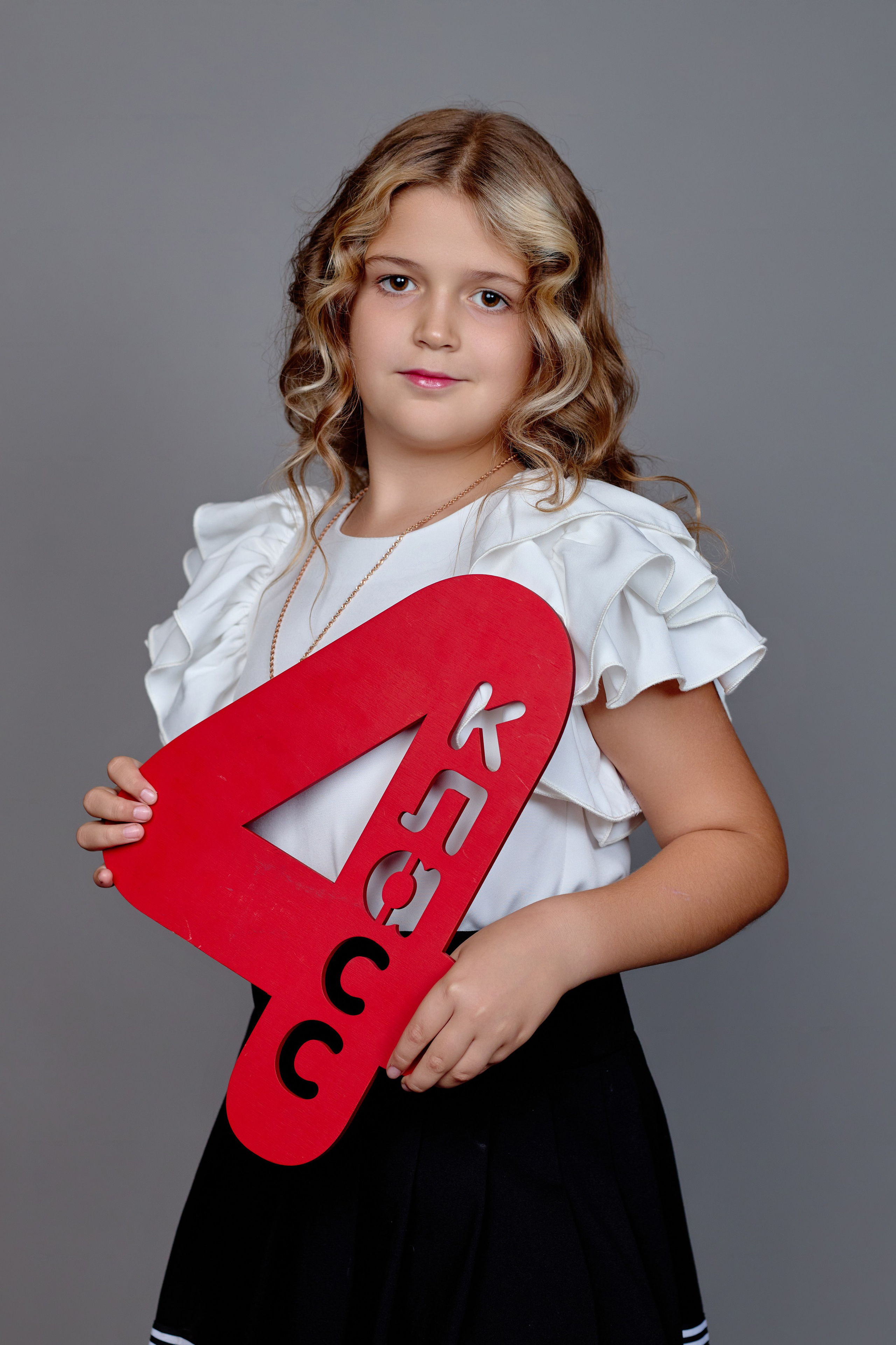 Портреты 4 класс для выпускного альбома таганрог. Фотограф Выпускные альбомы Таганрог Сергей Коробченко