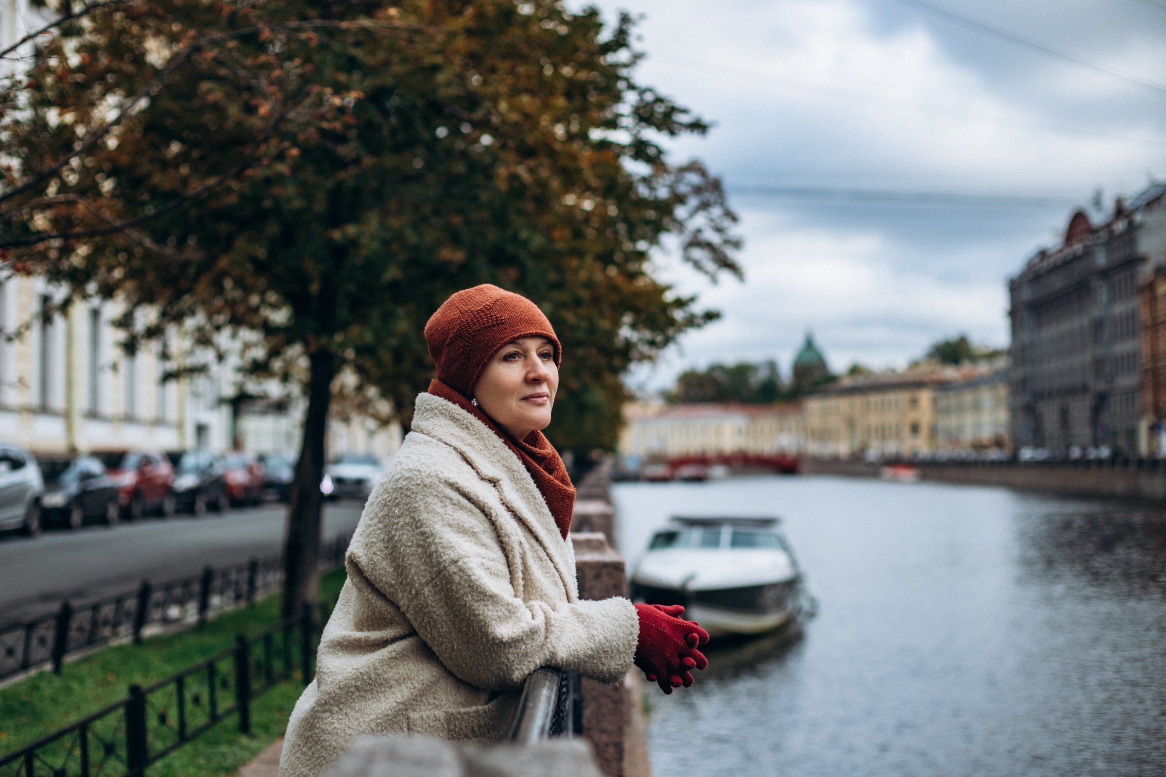 Оксана в октябре. Фотопрогулка в Петербурге. Индивидуальный и семейный фотограф в Санкт-Петербурге