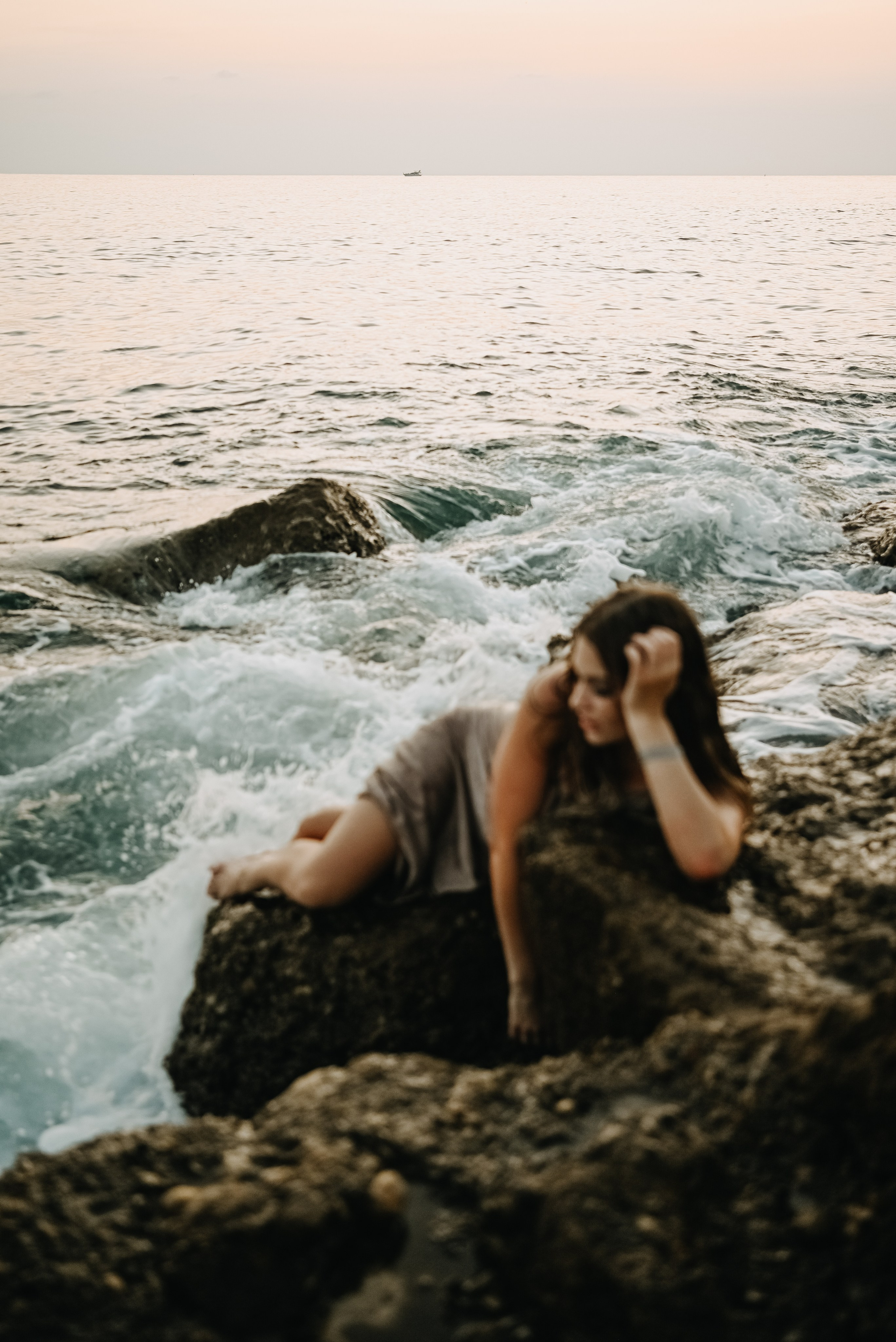 Портретная фотосессия на море. Портретный и свадебный фотограф в Тбилиси • xeniqo