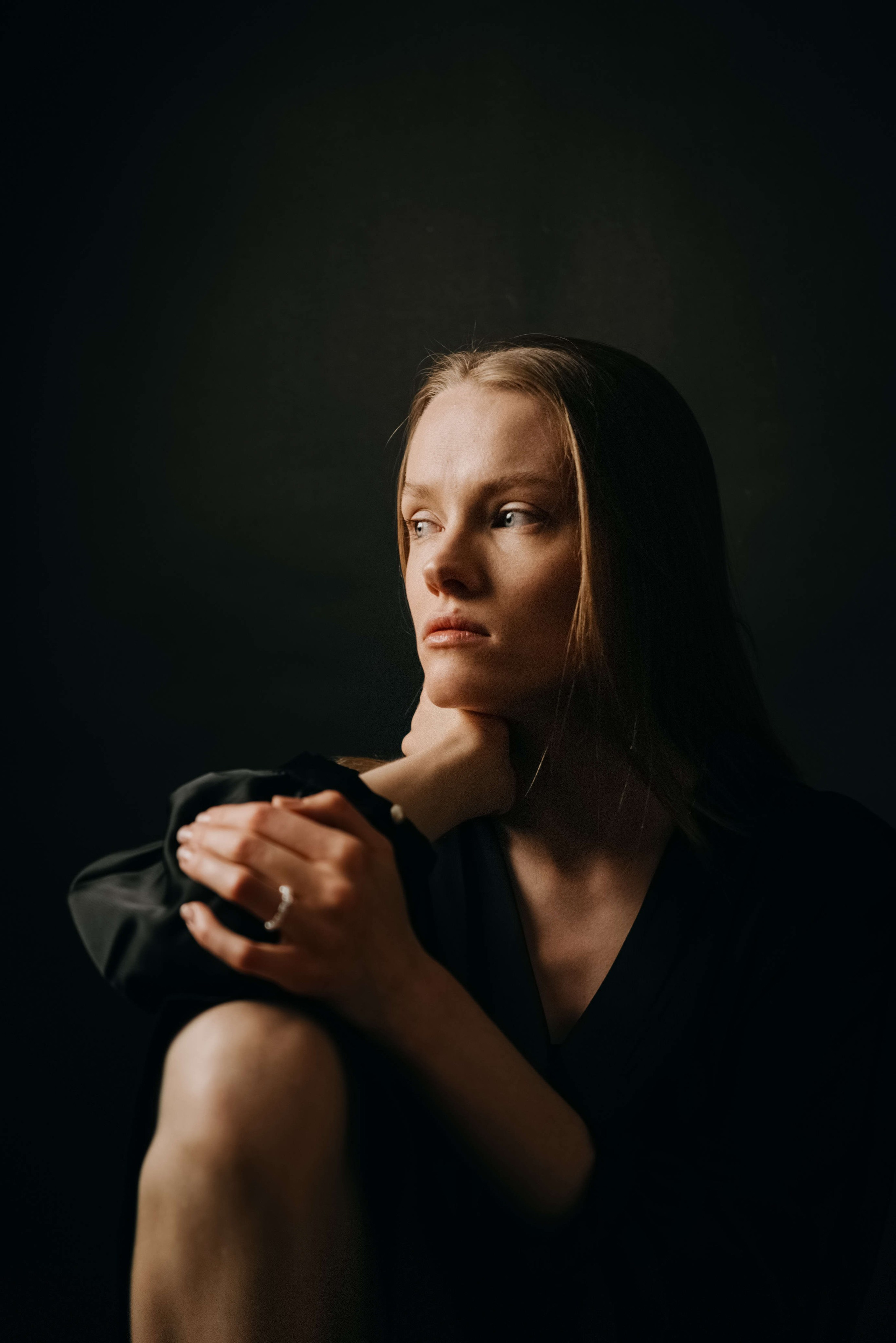 Съемка в темной студии. Портретный и свадебный фотограф в Тбилиси • xeniqo